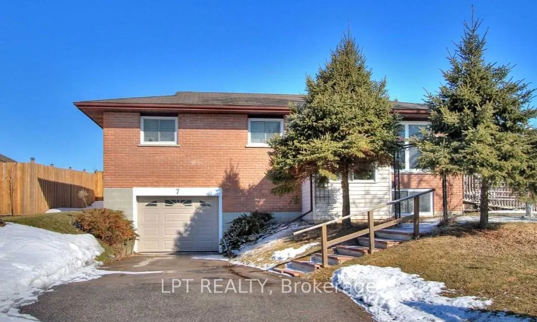 Photo 1 of 7 Champlain Boulevard, Kawartha Lakes, Lindsay — HOMEH