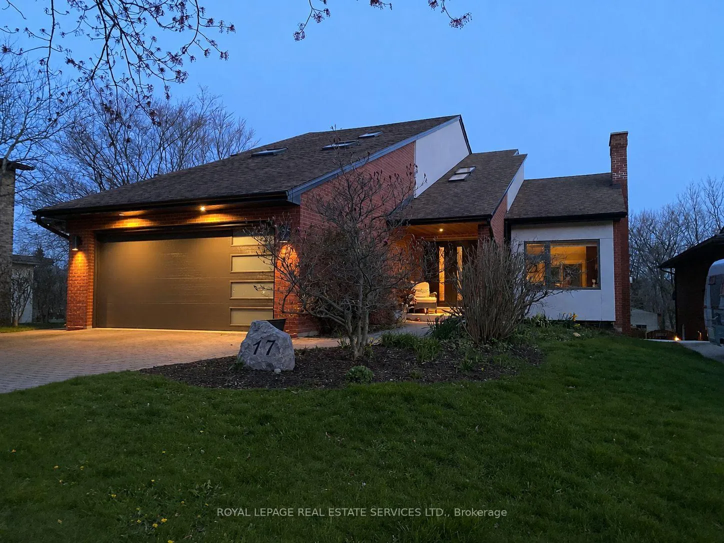Photo 2 of 17 Mckay Court, Hamilton, Dundas — HOMEH