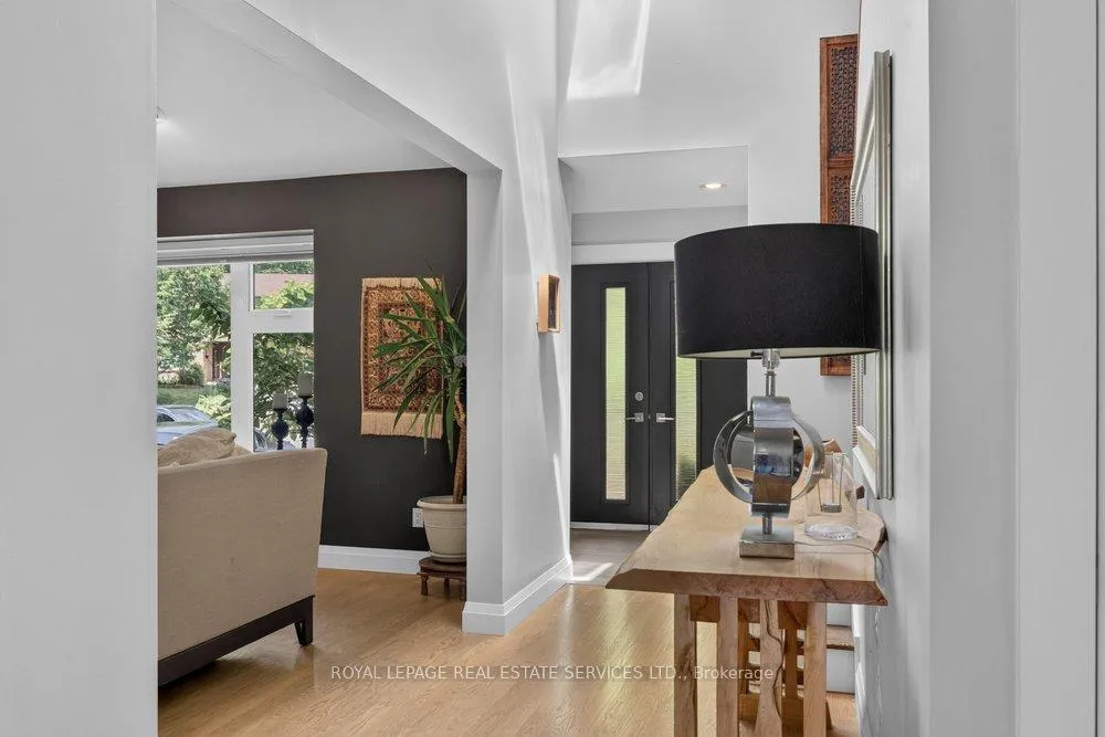 Photo 9 of 17 Mckay Court, Hamilton, Dundas — HOMEH