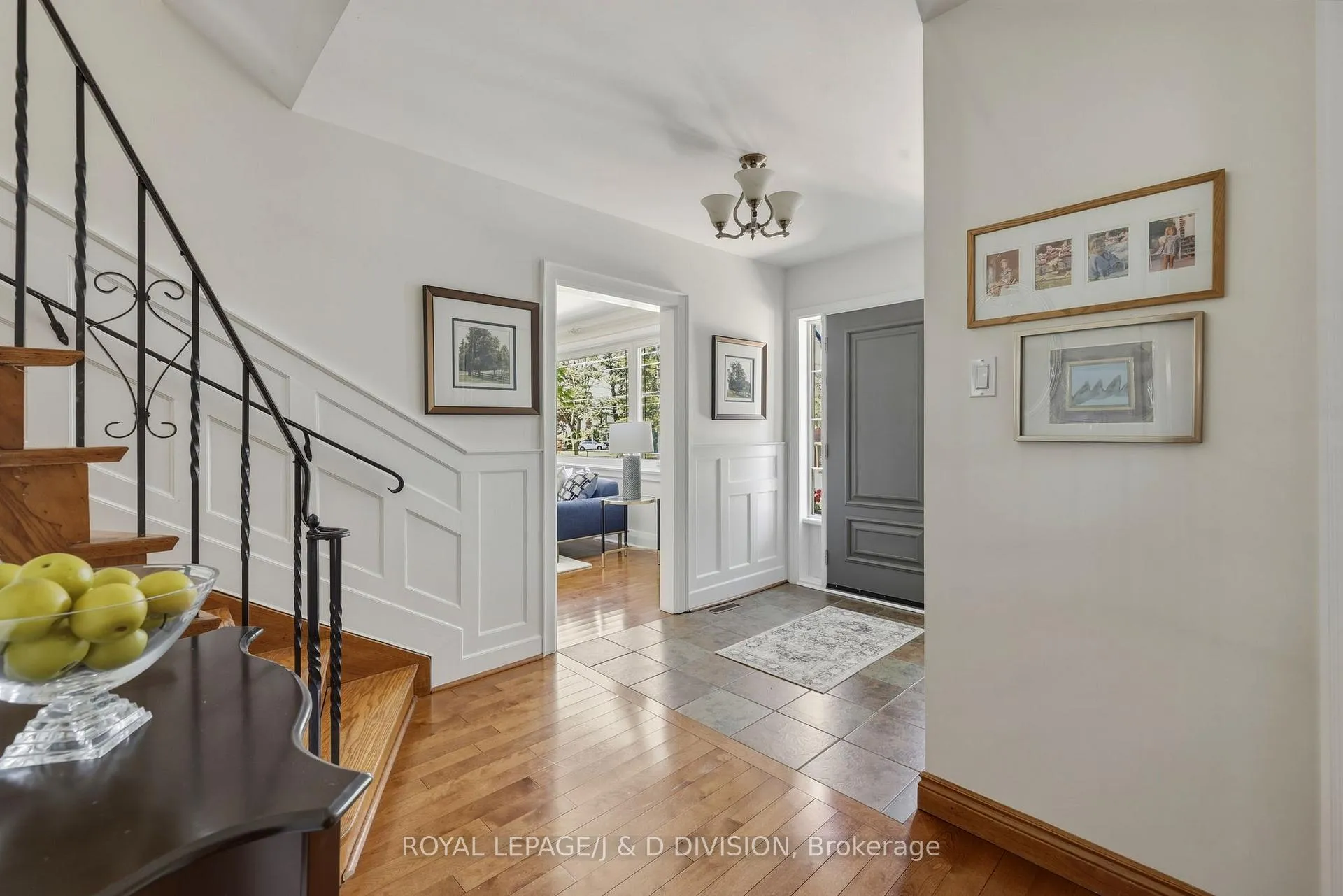 Photo 3 of 111 Warwood Road, Etobicoke, Islington-City Centre West — HOMEH