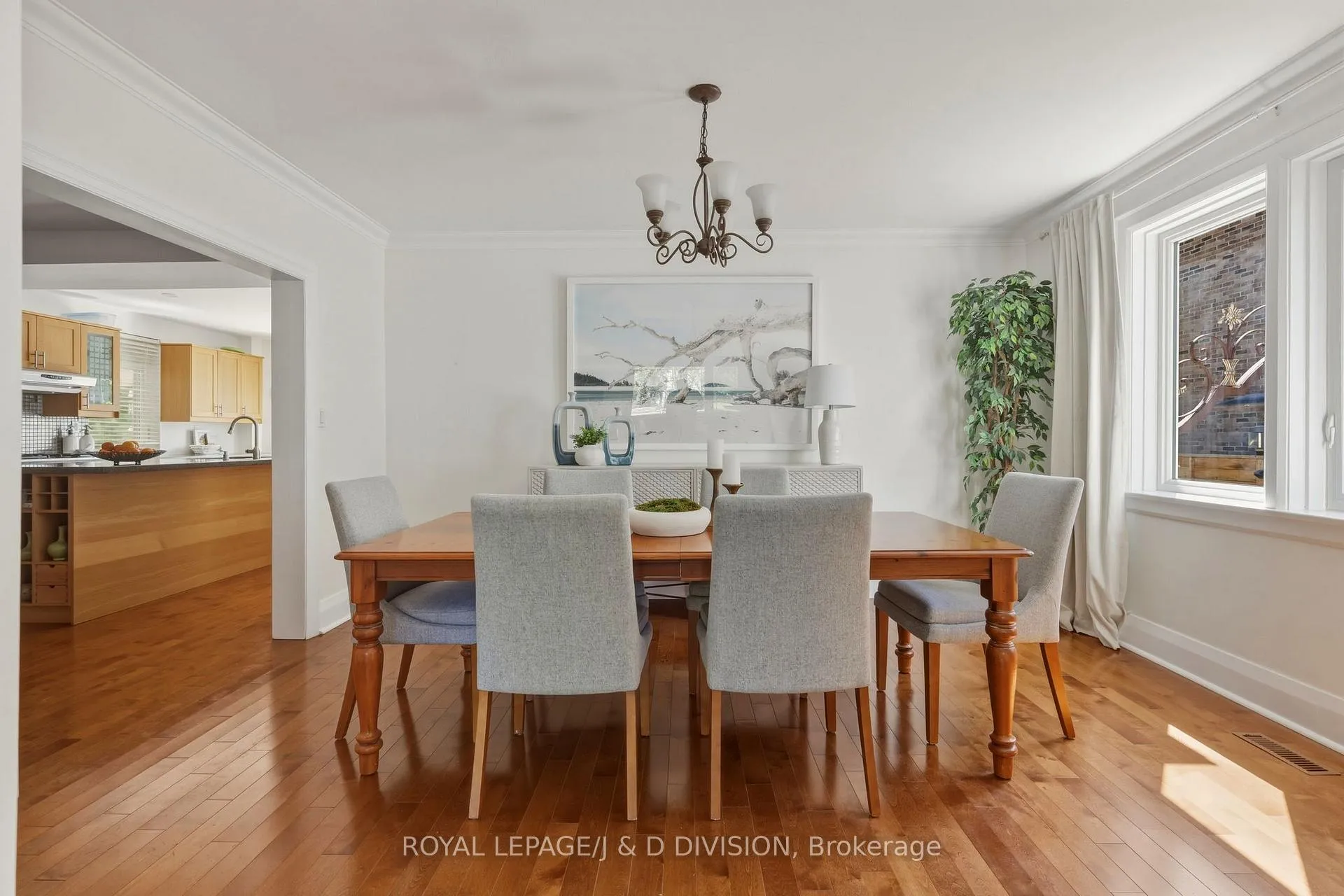 Photo 7 of 111 Warwood Road, Etobicoke, Islington-City Centre West — HOMEH