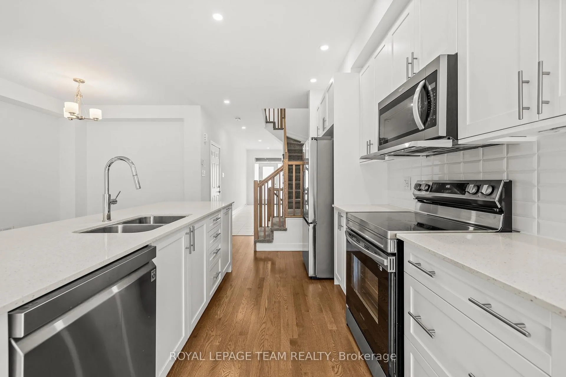 Photo 5 of 47 Moosonee Crescent, Ottawa, Riverside South/Gloucester Glen — HOMEH