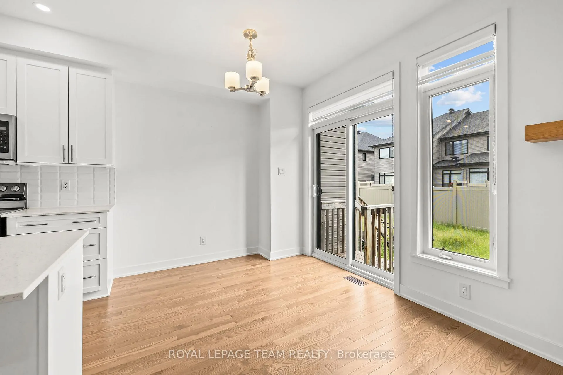 Photo 9 of 47 Moosonee Crescent, Ottawa, Riverside South/Gloucester Glen — HOMEH