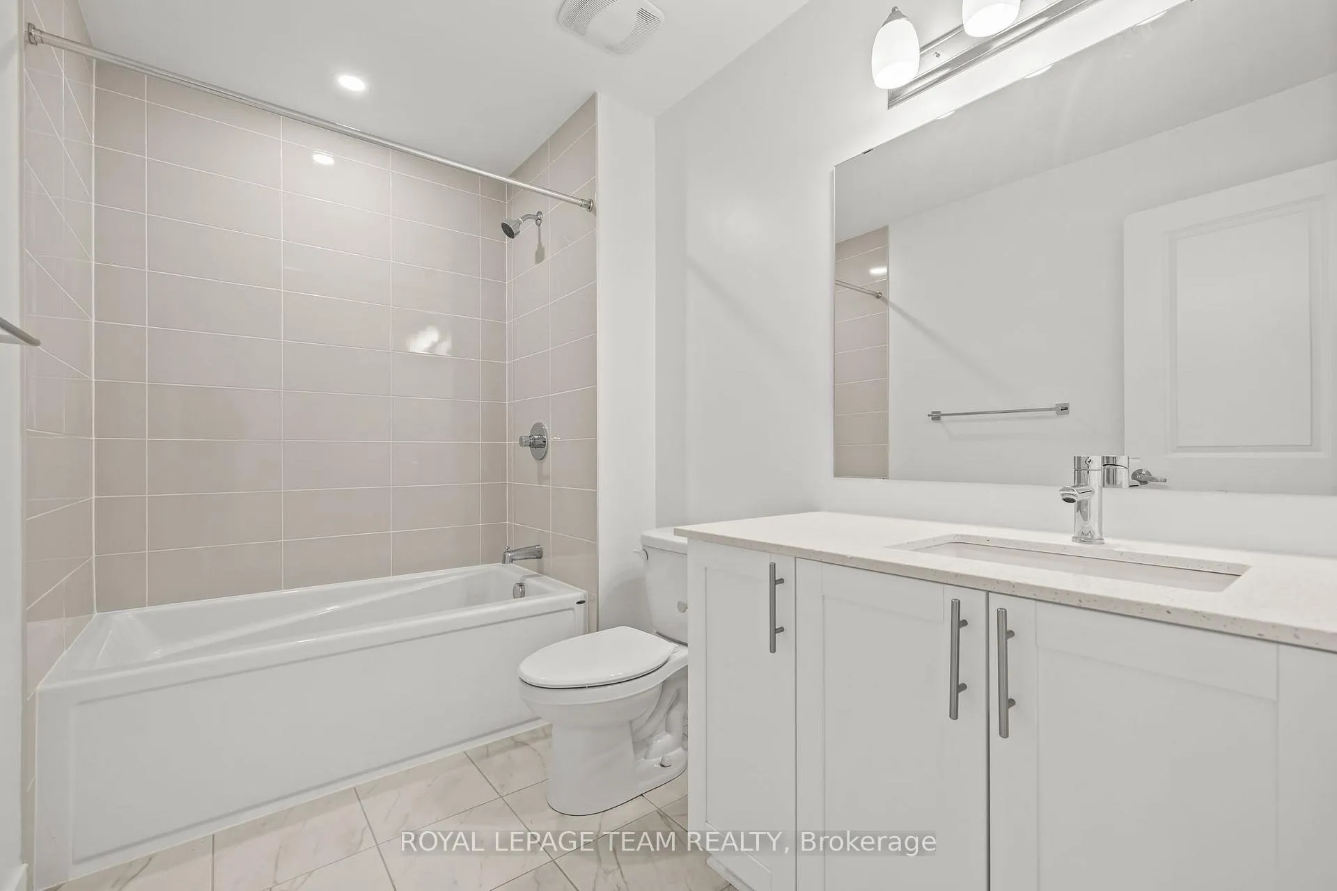 Photo 18 of 47 Moosonee Crescent, Ottawa, Riverside South/Gloucester Glen — HOMEH