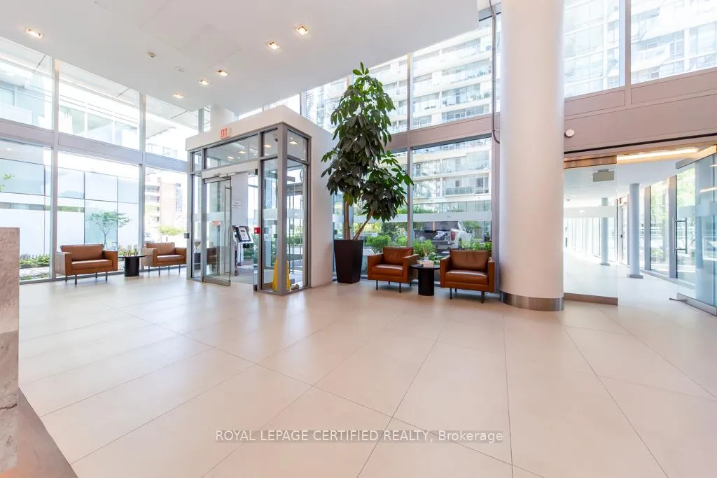 Photo 5 of Unit 928, 29 Queens Quay Street E, Toronto, Waterfront Communities — HOMEH