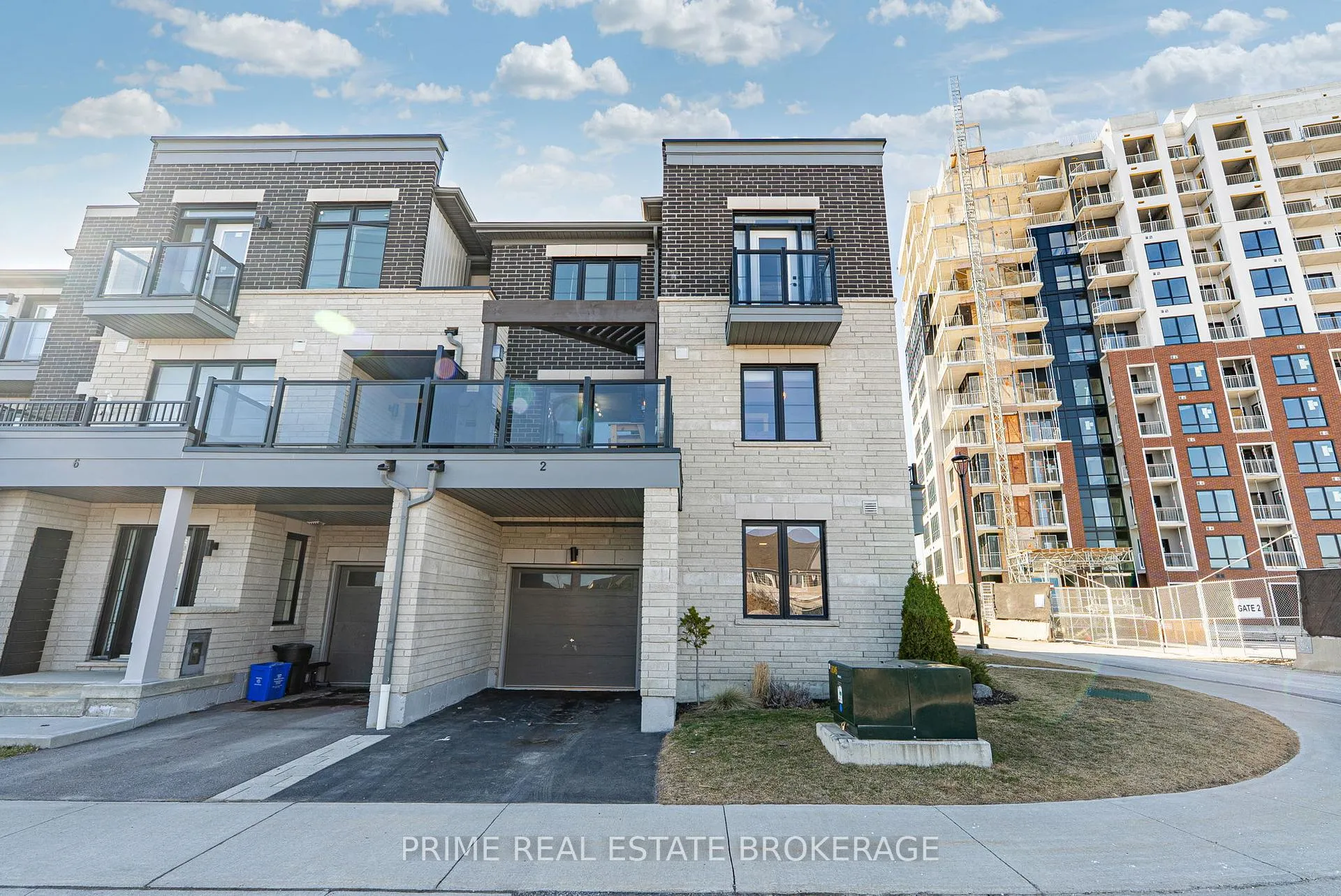 Photo 2 of 2 King William Way, Clarington, Bowmanville — HOMEH
