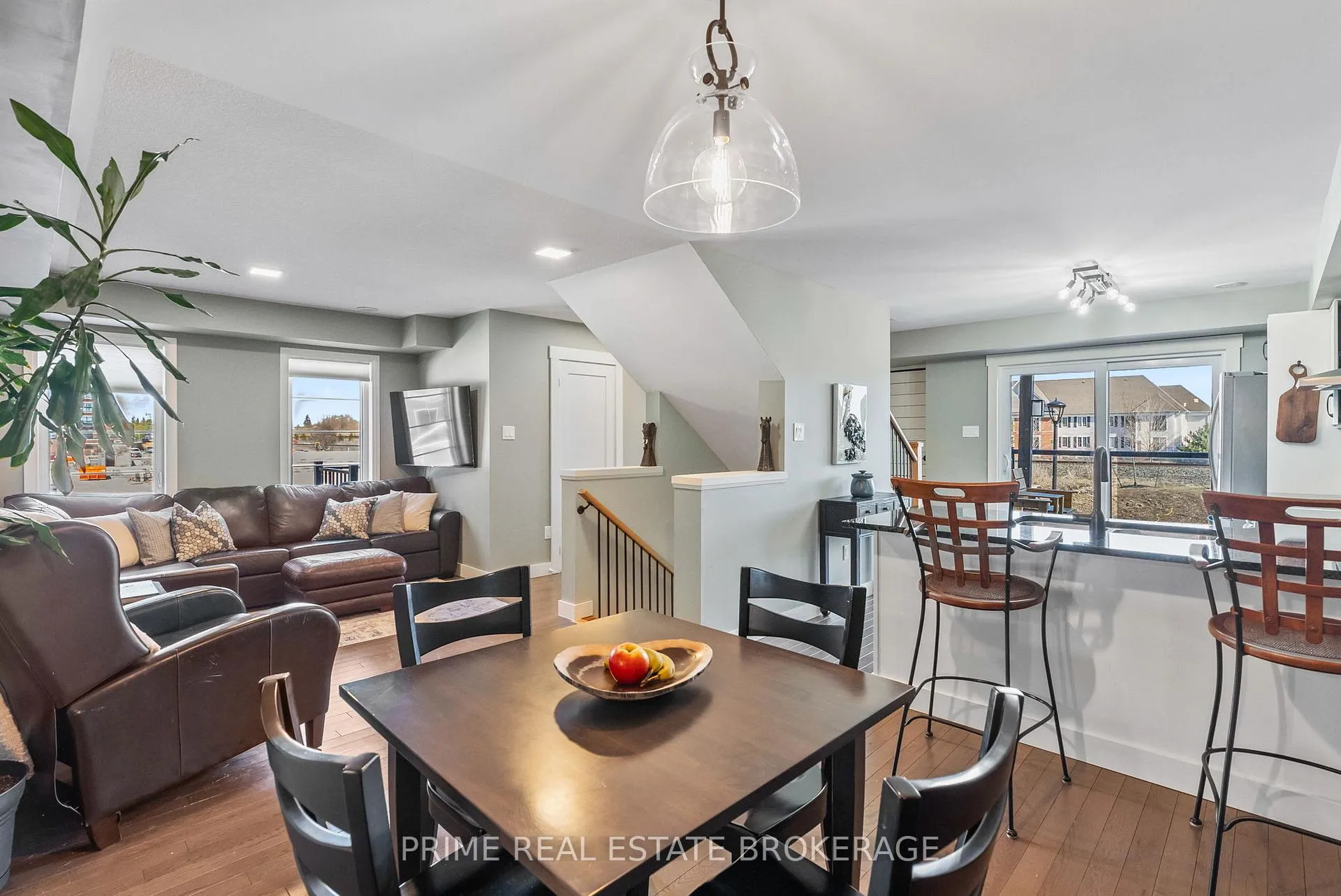 Photo 22 of 2 King William Way, Clarington, Bowmanville — HOMEH