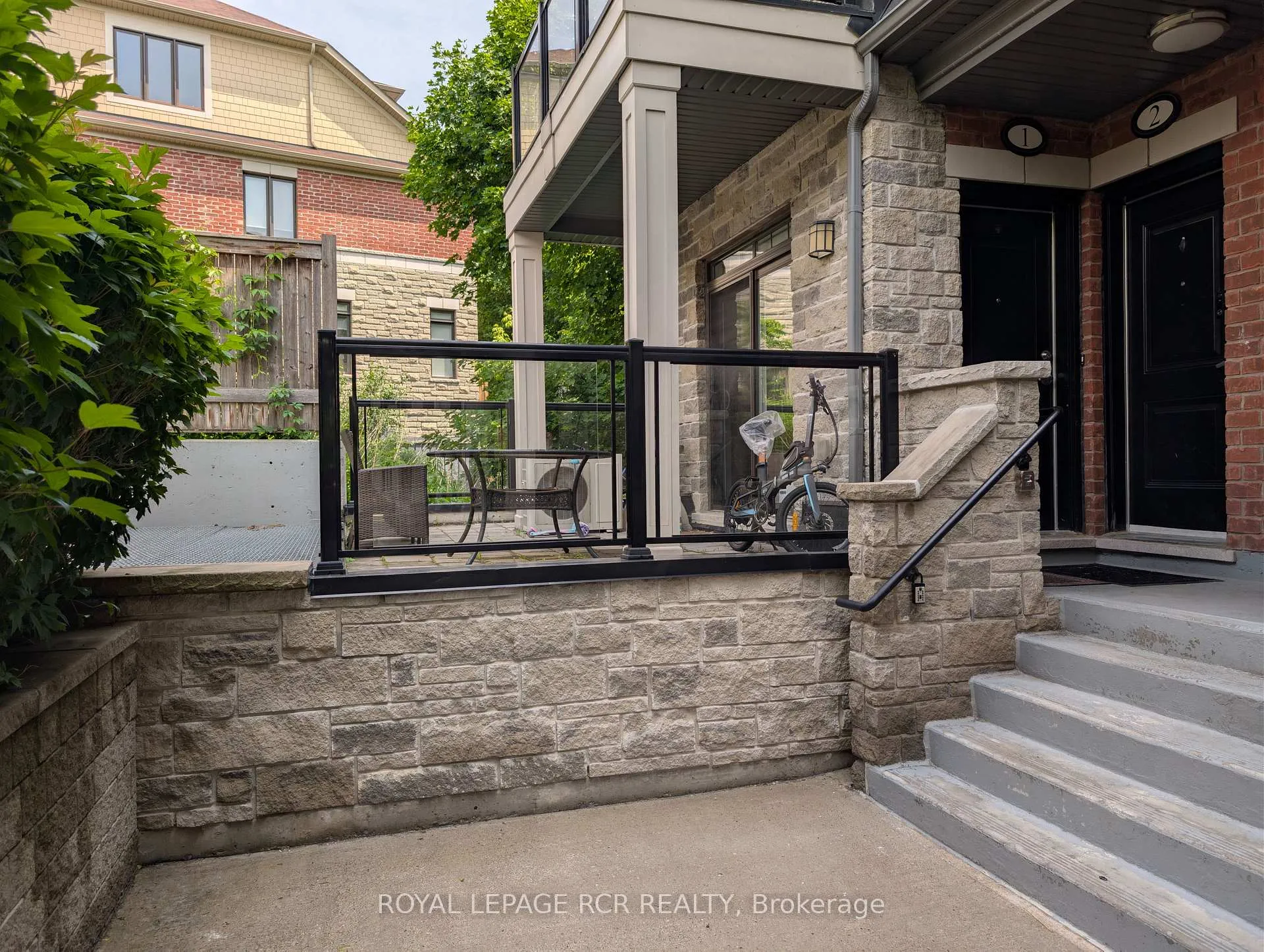 Photo 1 of Unit 1, 196 Pine Grove Road, Vaughan, Islington Woods — HOMEH