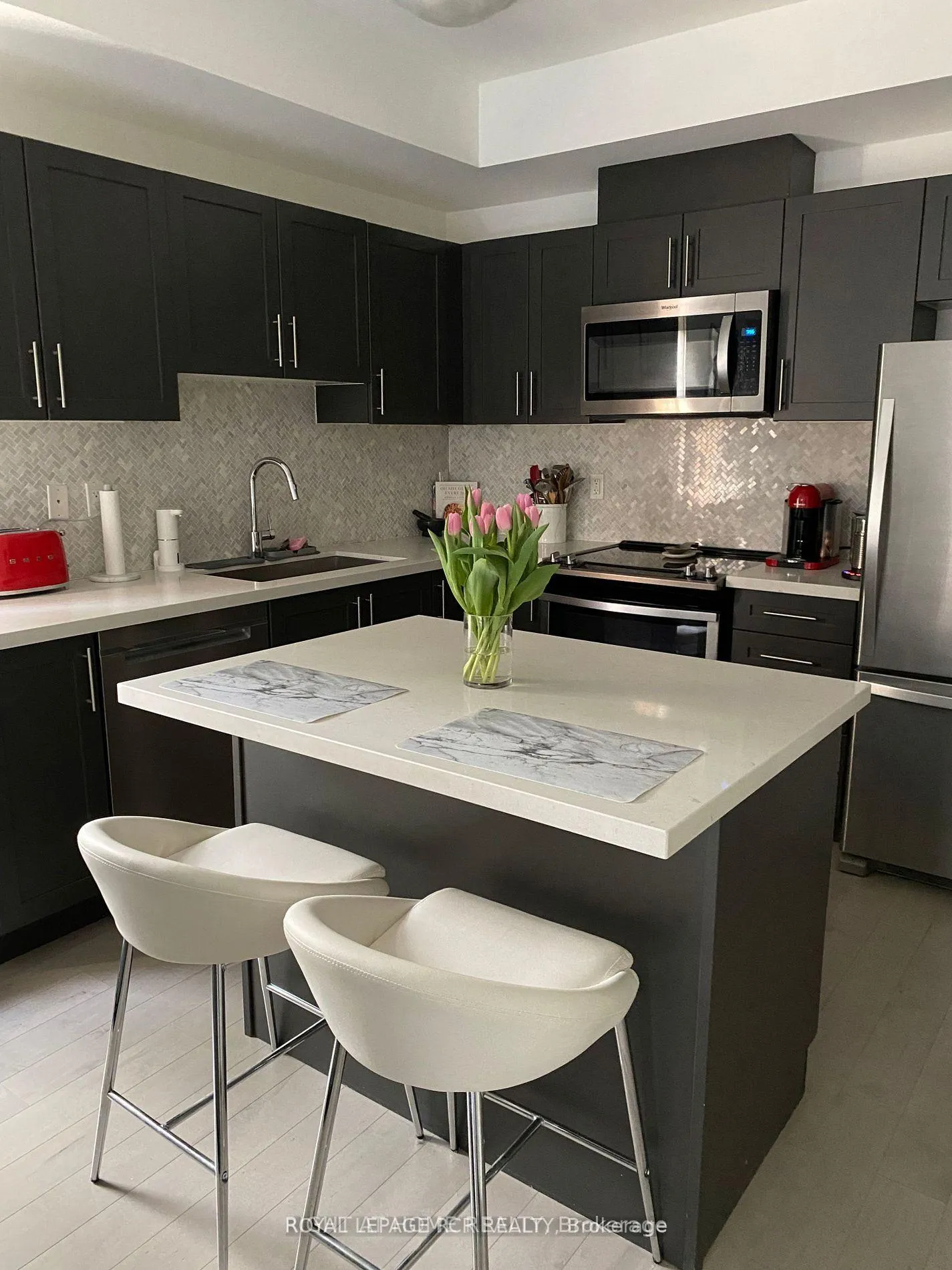 Photo 2 of Unit 1, 196 Pine Grove Road, Vaughan, Islington Woods — HOMEH