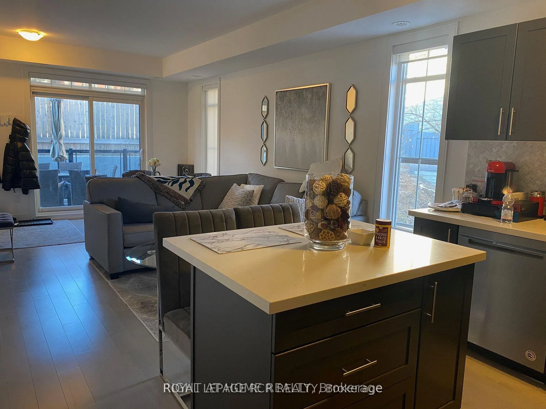 Photo 3 of Unit 1, 196 Pine Grove Road, Vaughan, Islington Woods — HOMEH