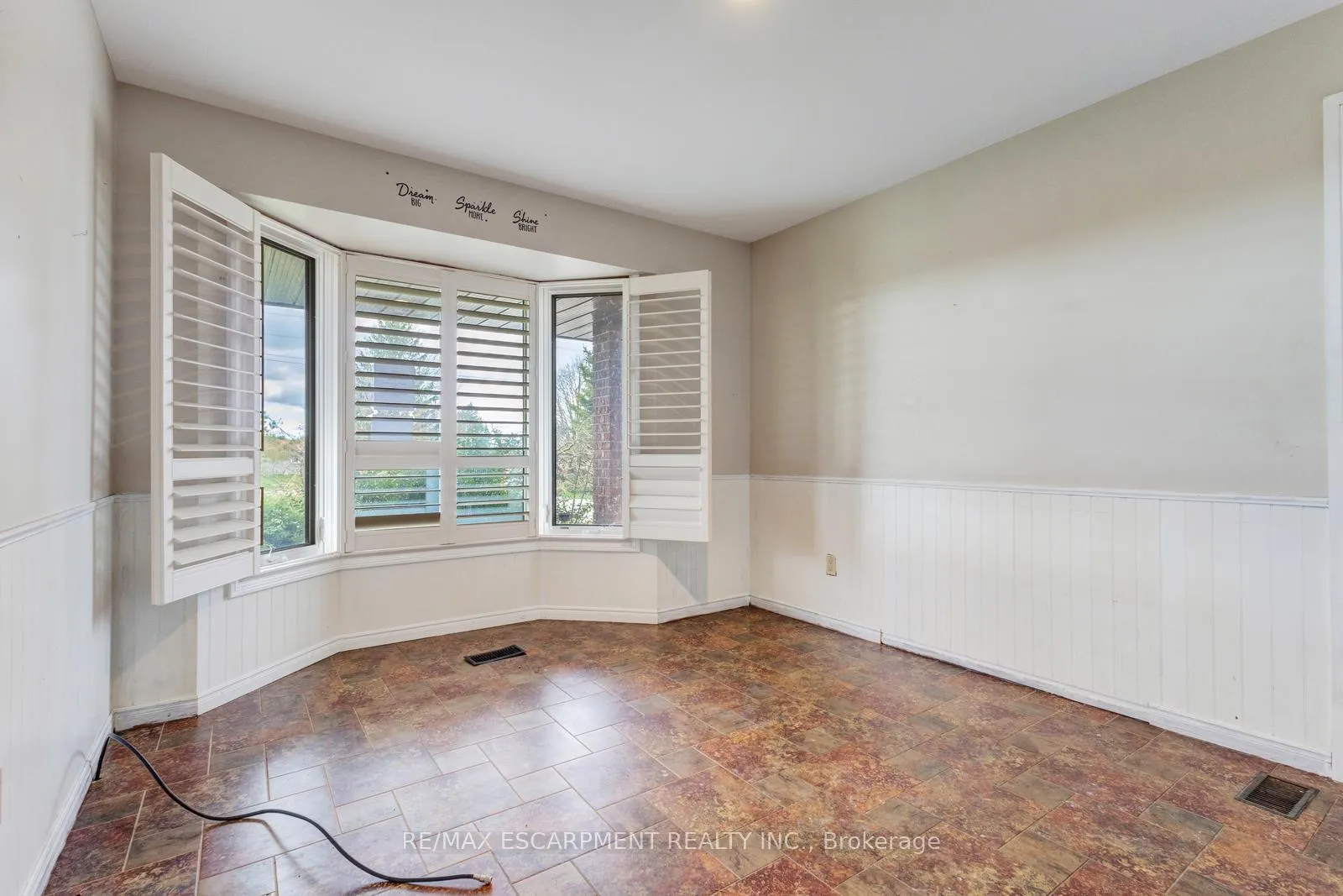 Photo 18 of 650 Sligo Road E, Wellington North, Mount Forest — HOMEH