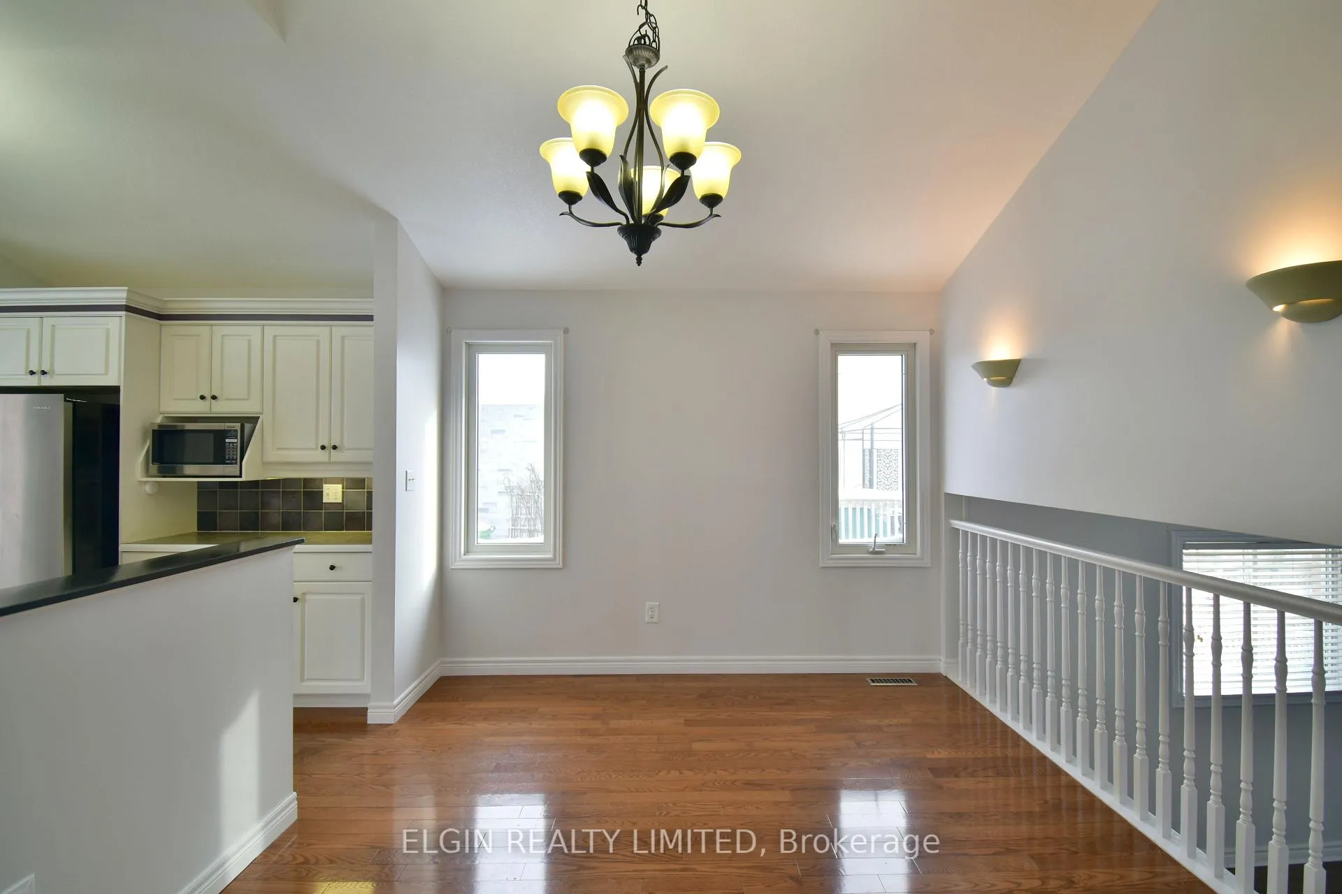 Photo 2 of 578 Wellington Street, St. Thomas — HOMEH