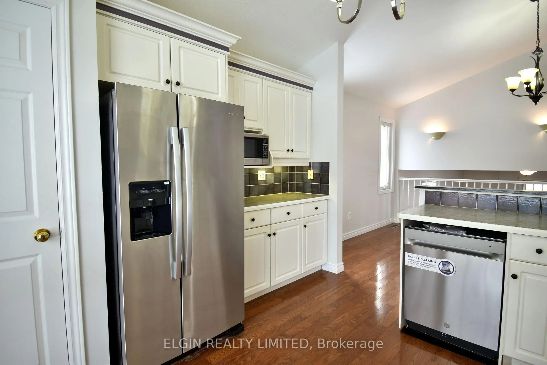 Photo 5 of 578 Wellington Street, St. Thomas — HOMEH