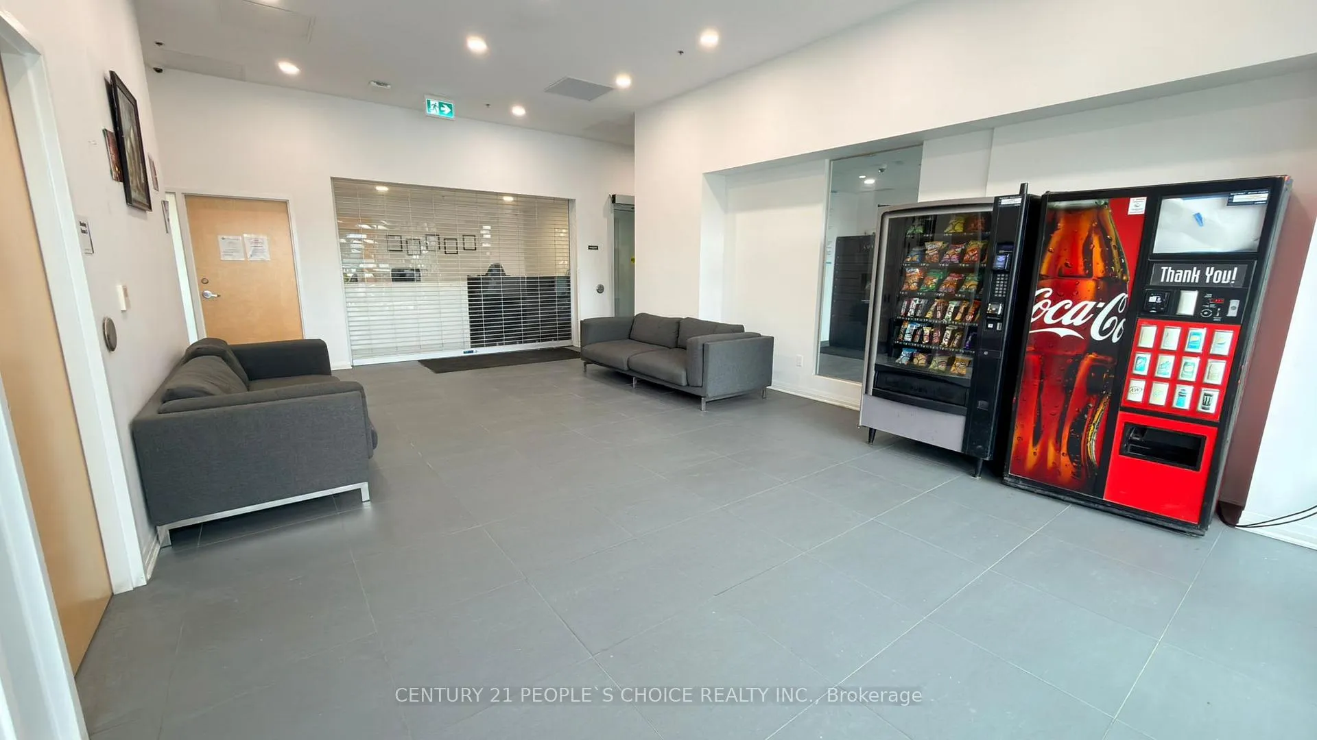 Photo 3 of Unit 827, 1900 Simcoe Street N, Oshawa, Samac — HOMEH