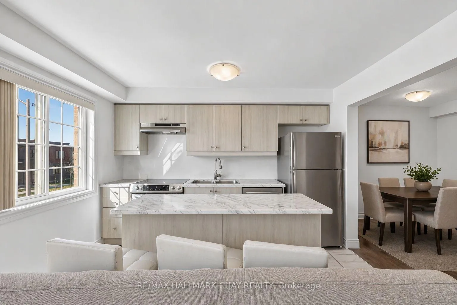 Photo 6 of 39 Kodiak Terrace, Barrie, Rural Barrie Southwest — HOMEH