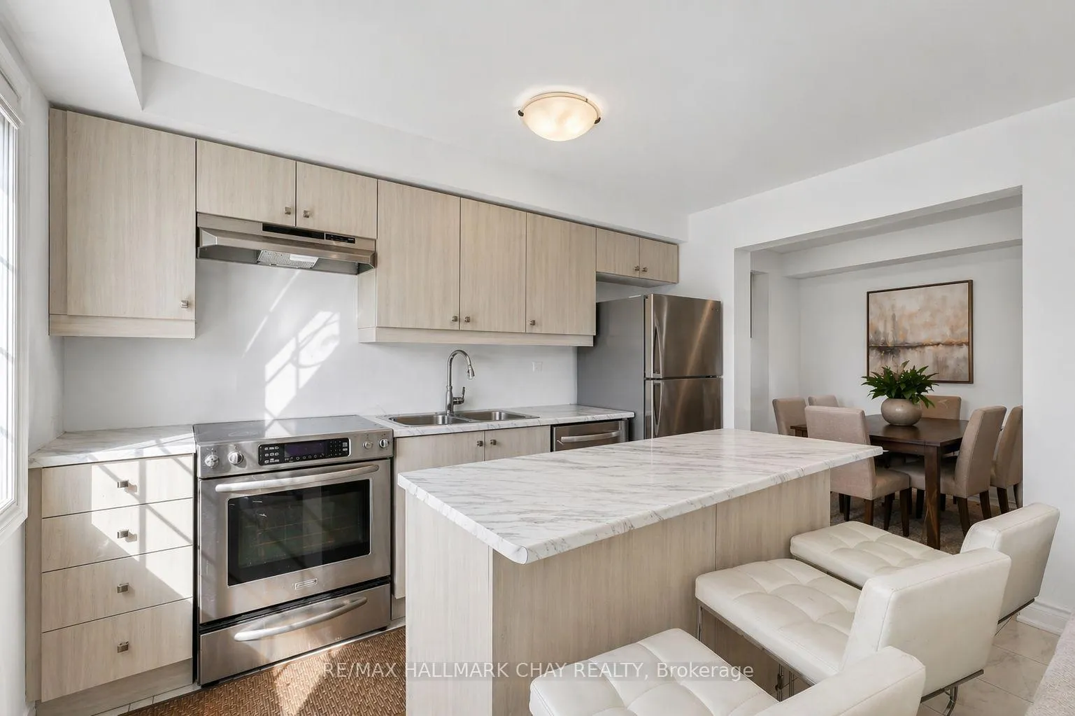 Photo 8 of 39 Kodiak Terrace, Barrie, Rural Barrie Southwest — HOMEH