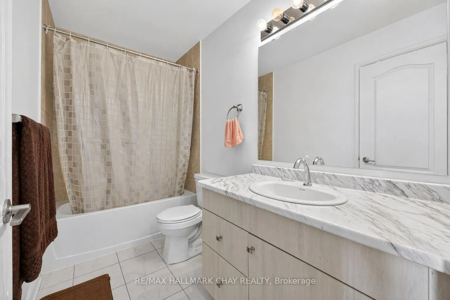 Photo 15 of 39 Kodiak Terrace, Barrie, Rural Barrie Southwest — HOMEH