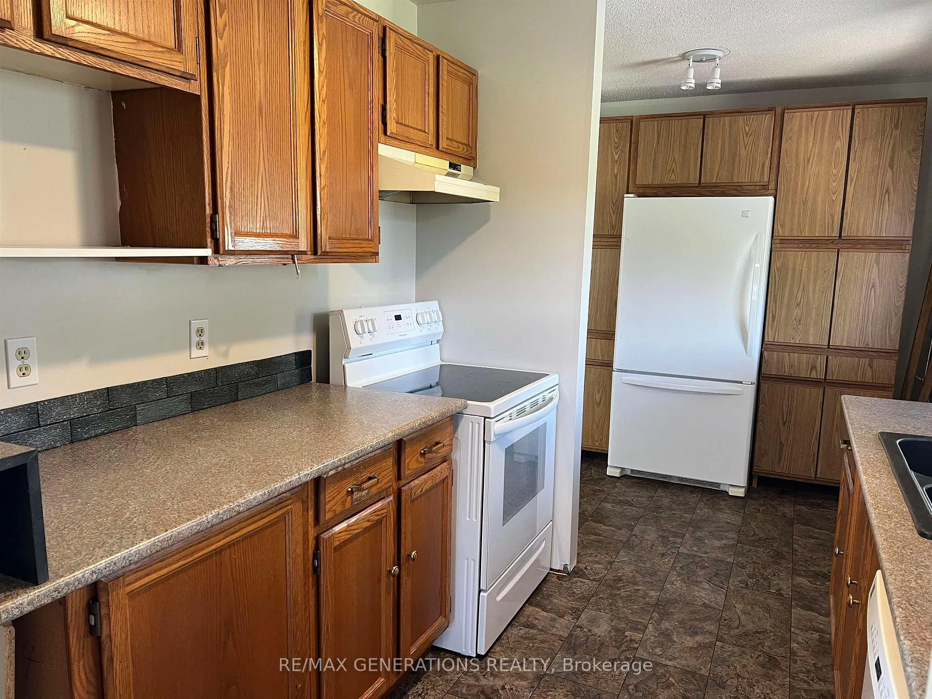 Photo 6 of 62 Hemlo Drive, Marathon — HOMEH