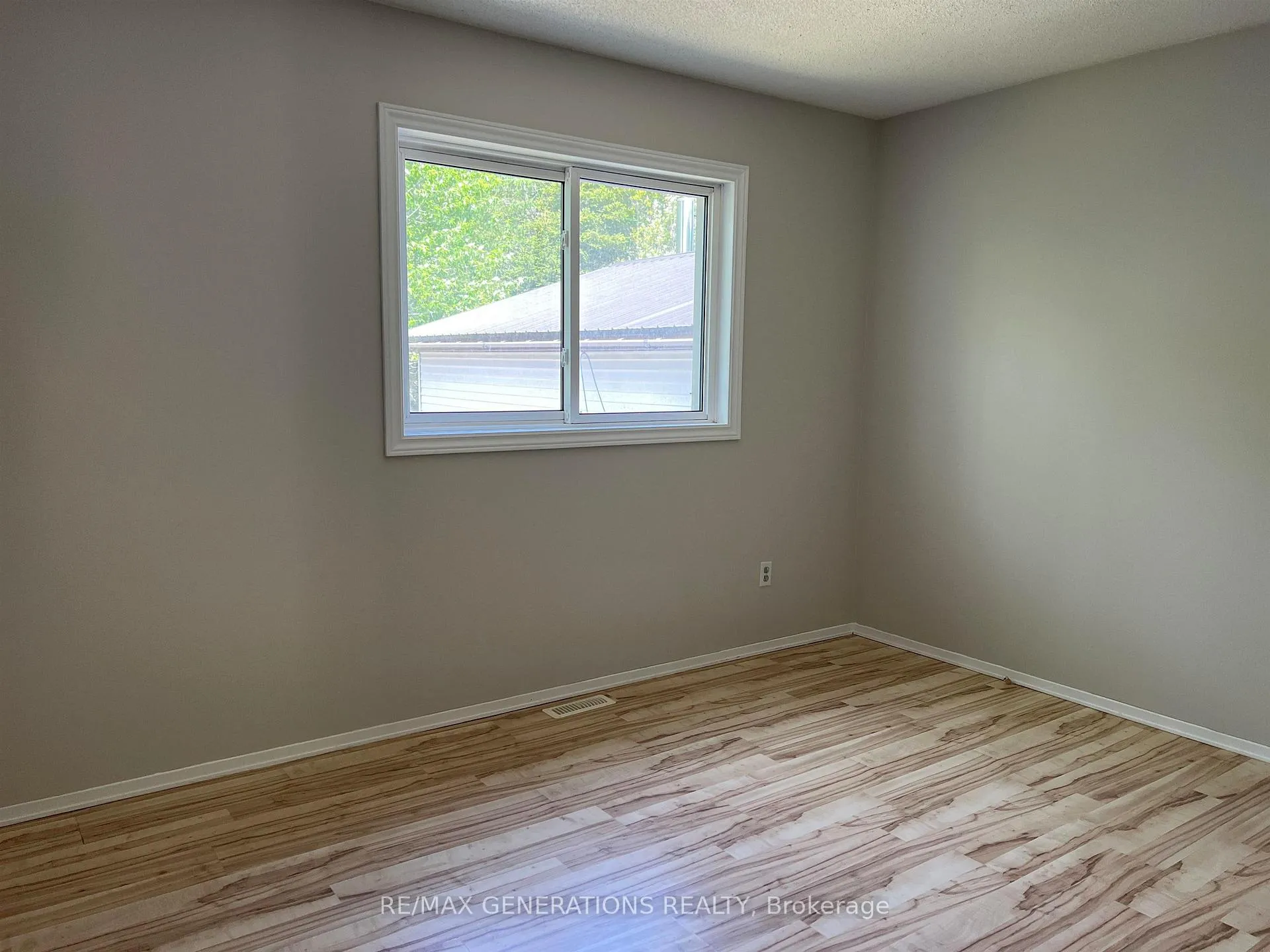 Photo 12 of 62 Hemlo Drive, Marathon — HOMEH