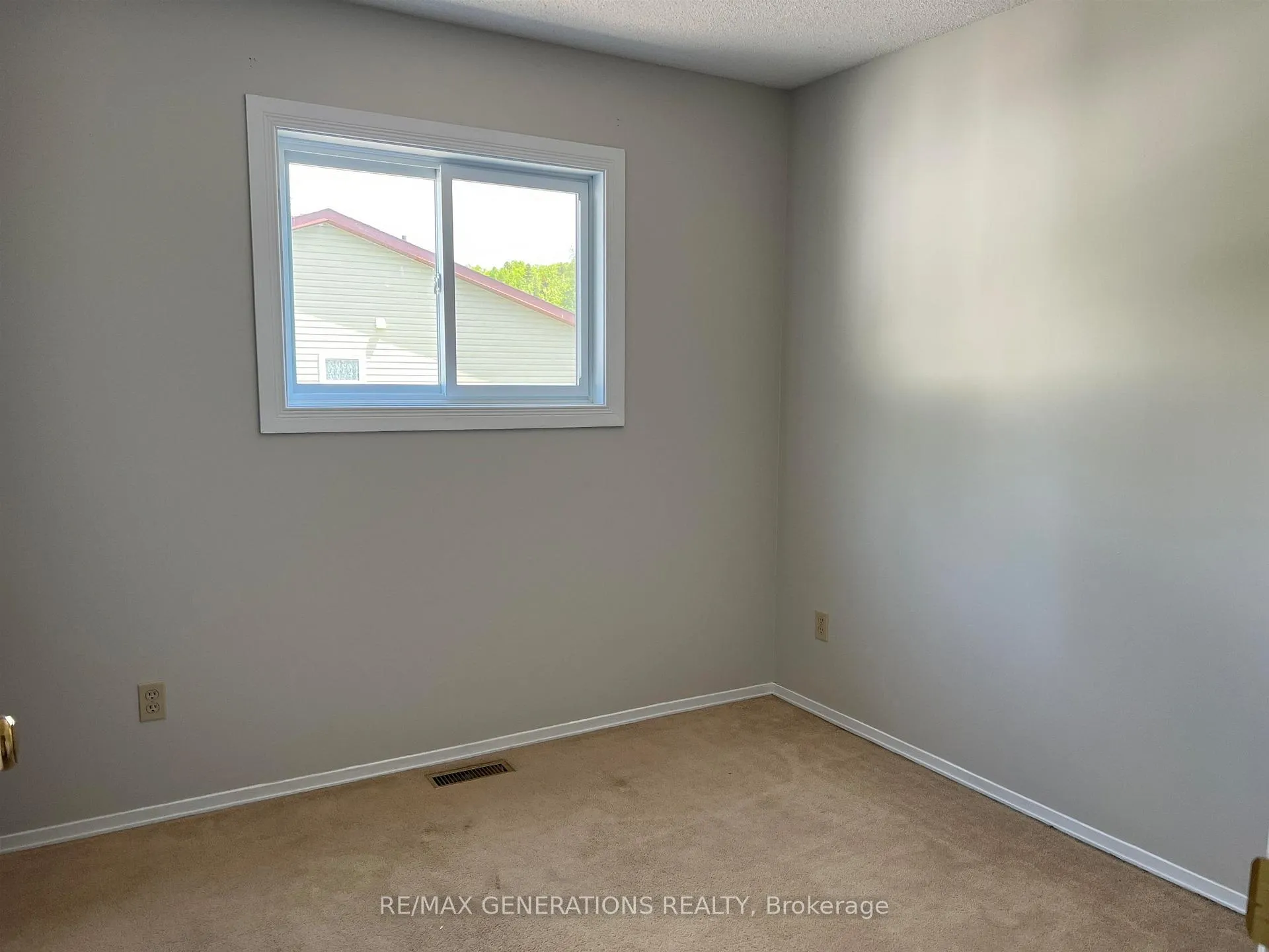 Photo 14 of 62 Hemlo Drive, Marathon — HOMEH
