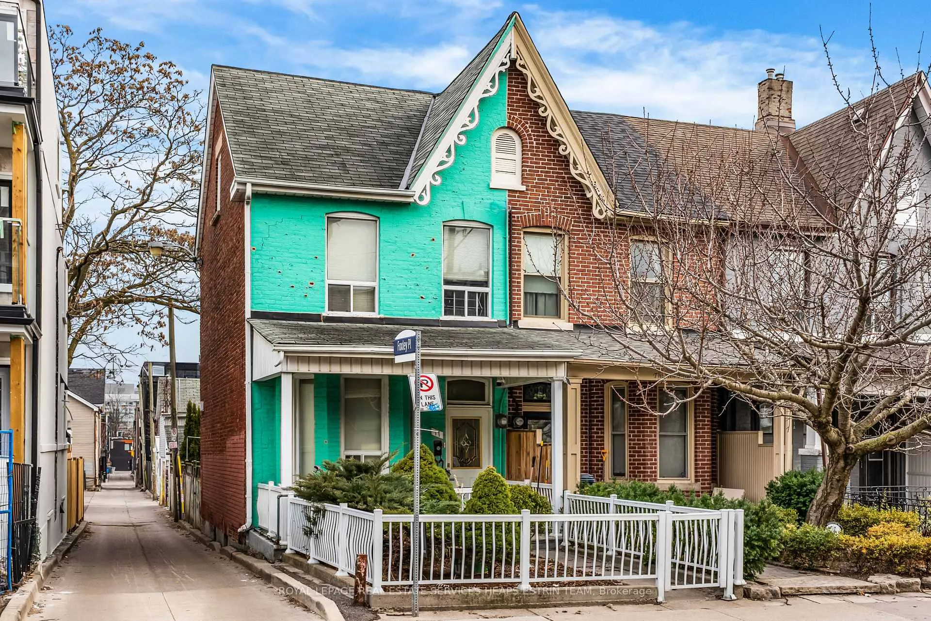 Photo 2 of 11 Foxley Street, Toronto, Trinity-Bellwoods — HOMEH