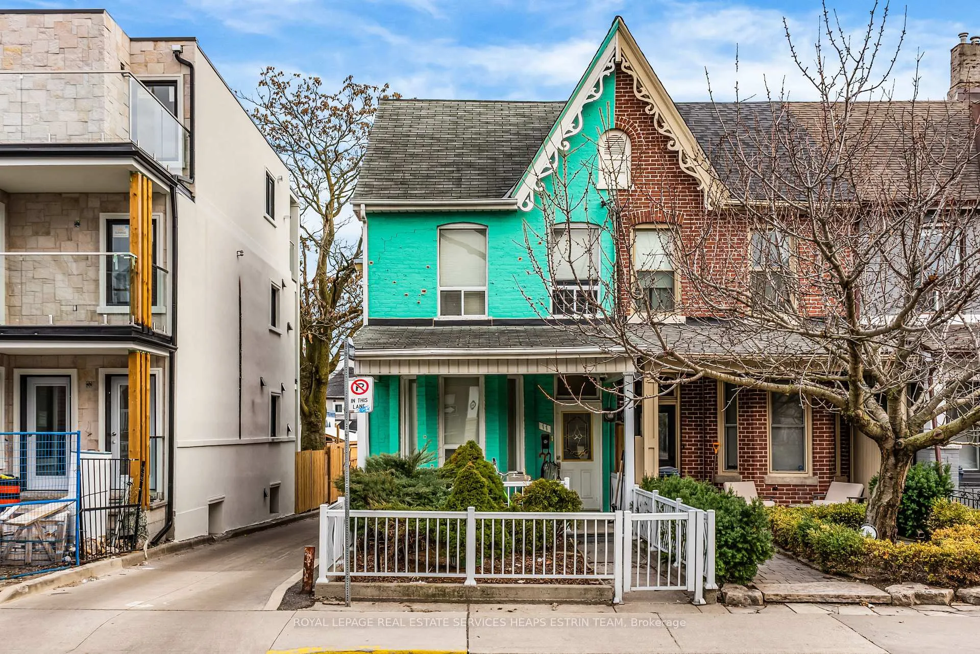 Photo 3 of 11 Foxley Street, Toronto, Trinity-Bellwoods — HOMEH