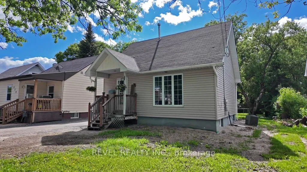 Photo 3 of 385 Cedar Street N, Timmins, TNE - Central — HOMEH