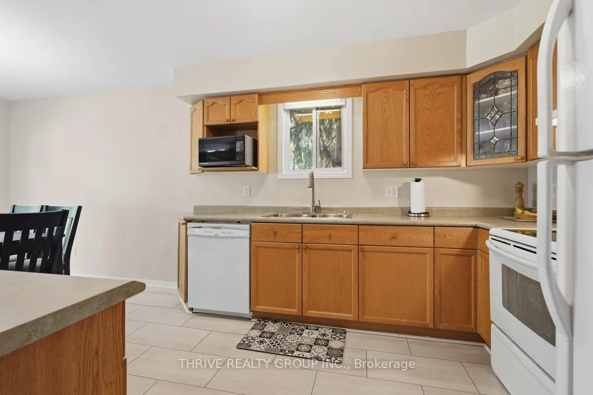 Photo 14 of 1410 Aspenridge Crescent, London, East A — HOMEH