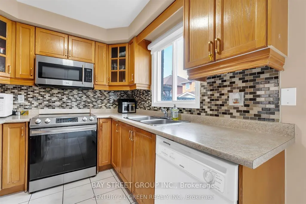 Photo 6 of 9 Flatlands Way, Brampton, Sandringham-Wellington — HOMEH