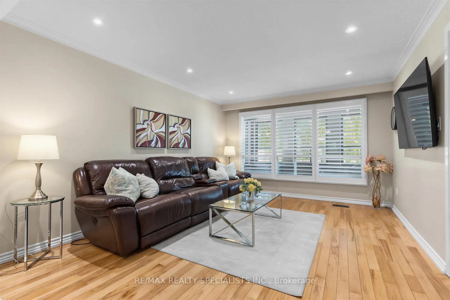 Photo 5 of 654 Woodbridge Avenue, Vaughan, West Woodbridge — HOMEH