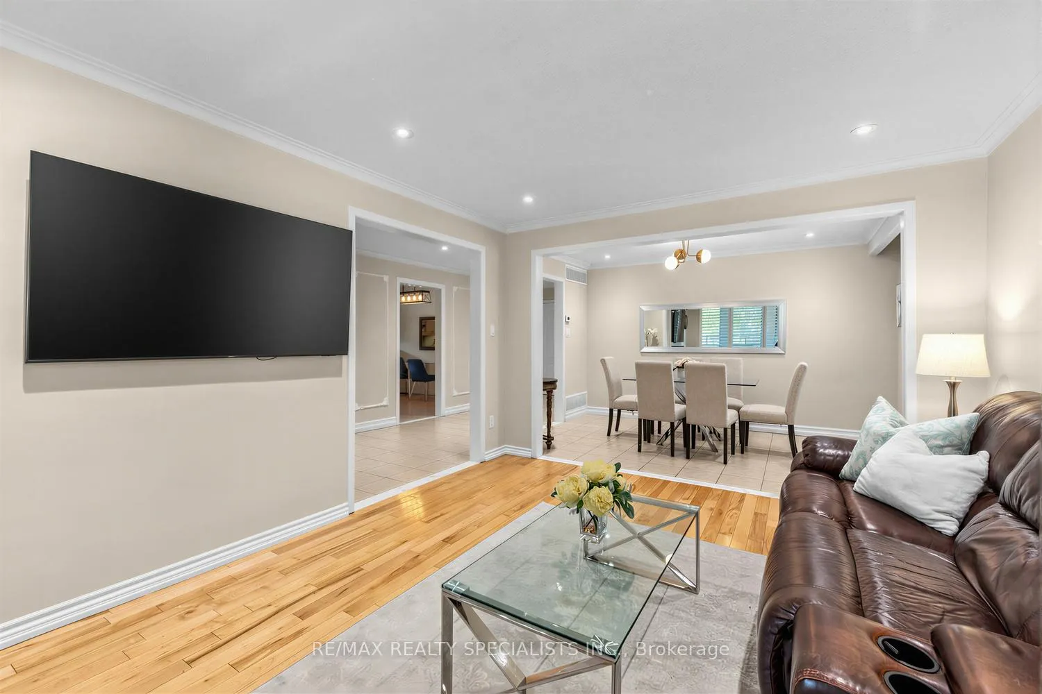 Photo 6 of 654 Woodbridge Avenue, Vaughan, West Woodbridge — HOMEH