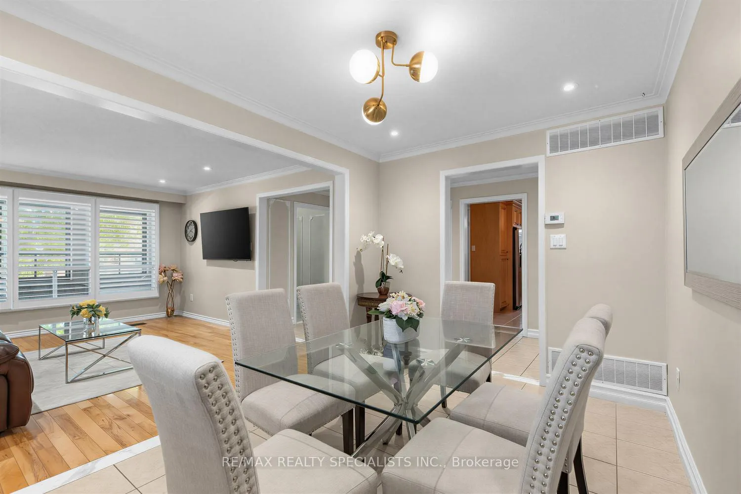 Photo 8 of 654 Woodbridge Avenue, Vaughan, West Woodbridge — HOMEH