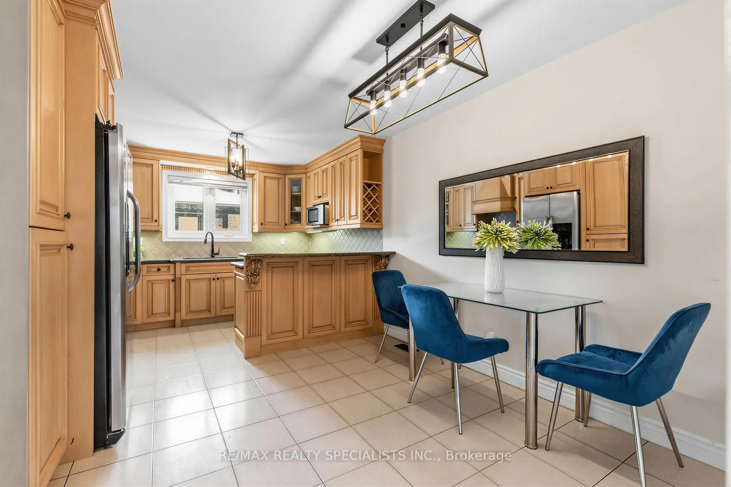 Photo 10 of 654 Woodbridge Avenue, Vaughan, West Woodbridge — HOMEH