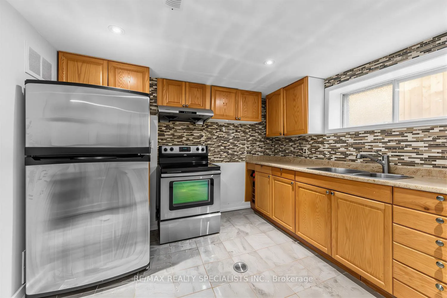 Photo 25 of 654 Woodbridge Avenue, Vaughan, West Woodbridge — HOMEH