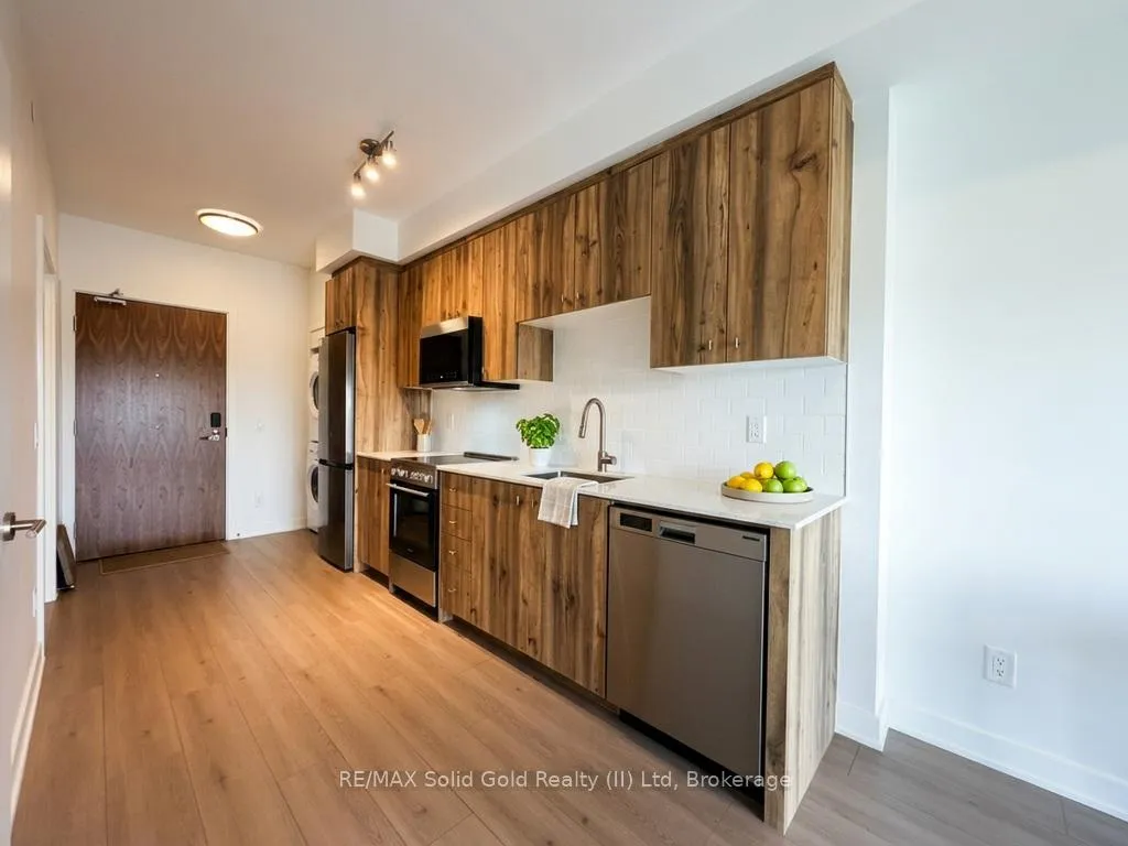 Photo 4 of 25 Wellington Street S, Kitchener — HOMEH