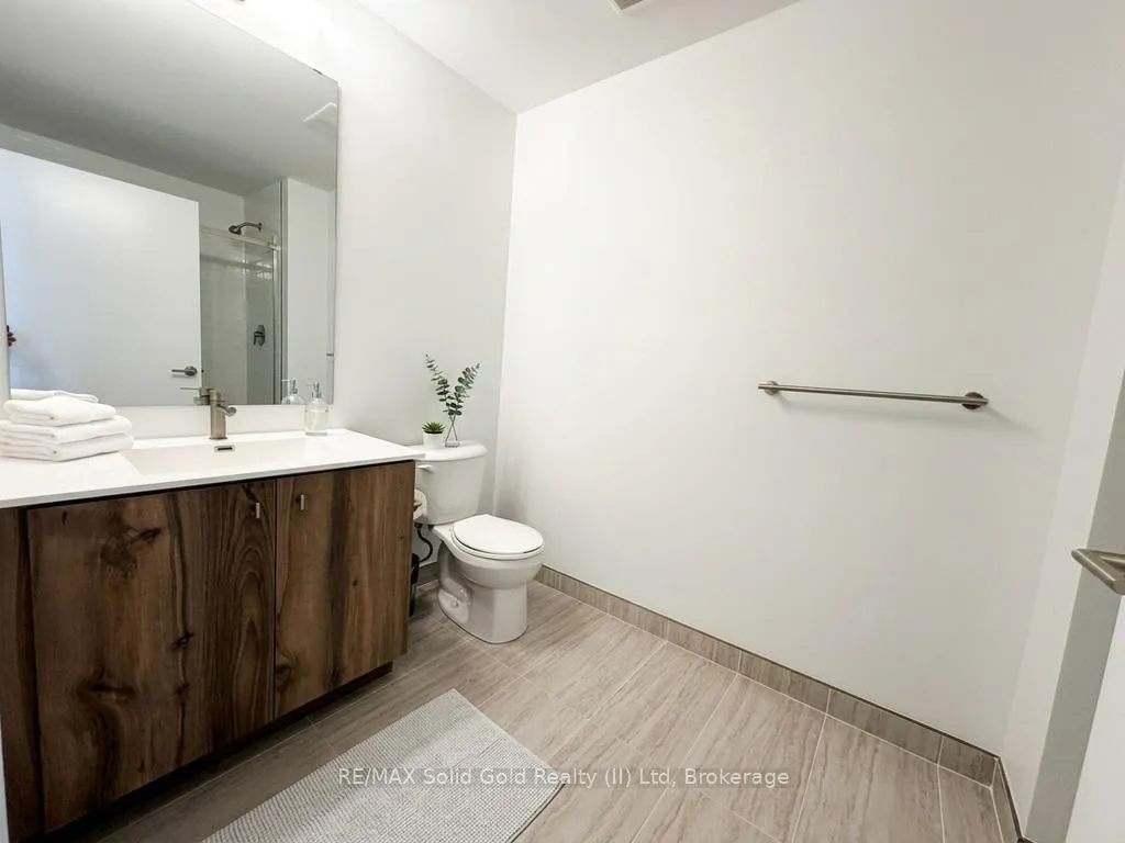 Photo 7 of 25 Wellington Street S, Kitchener — HOMEH