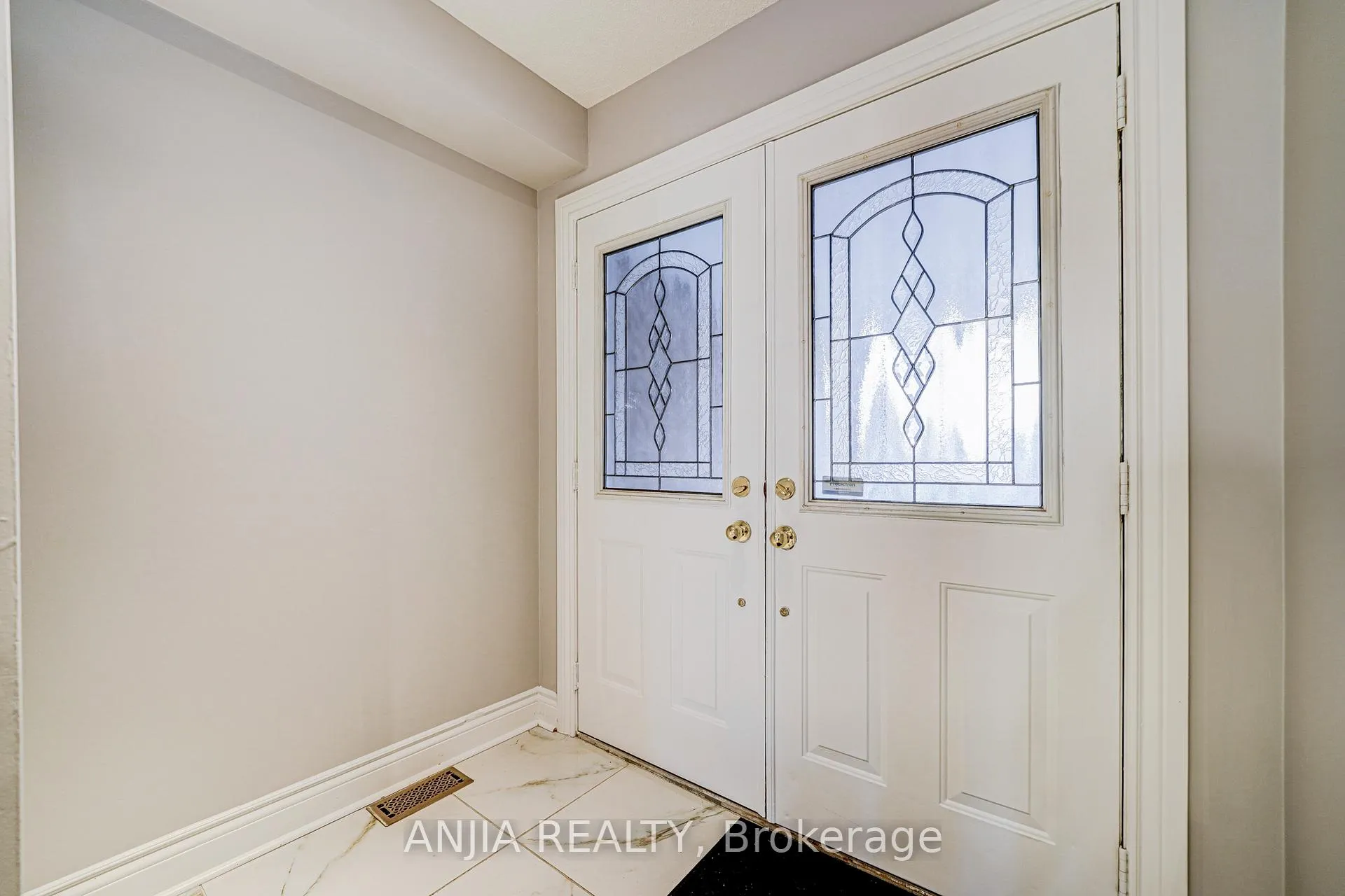 Photo 4 of 146 Billingsley Crescent, Markham, Cedarwood — HOMEH