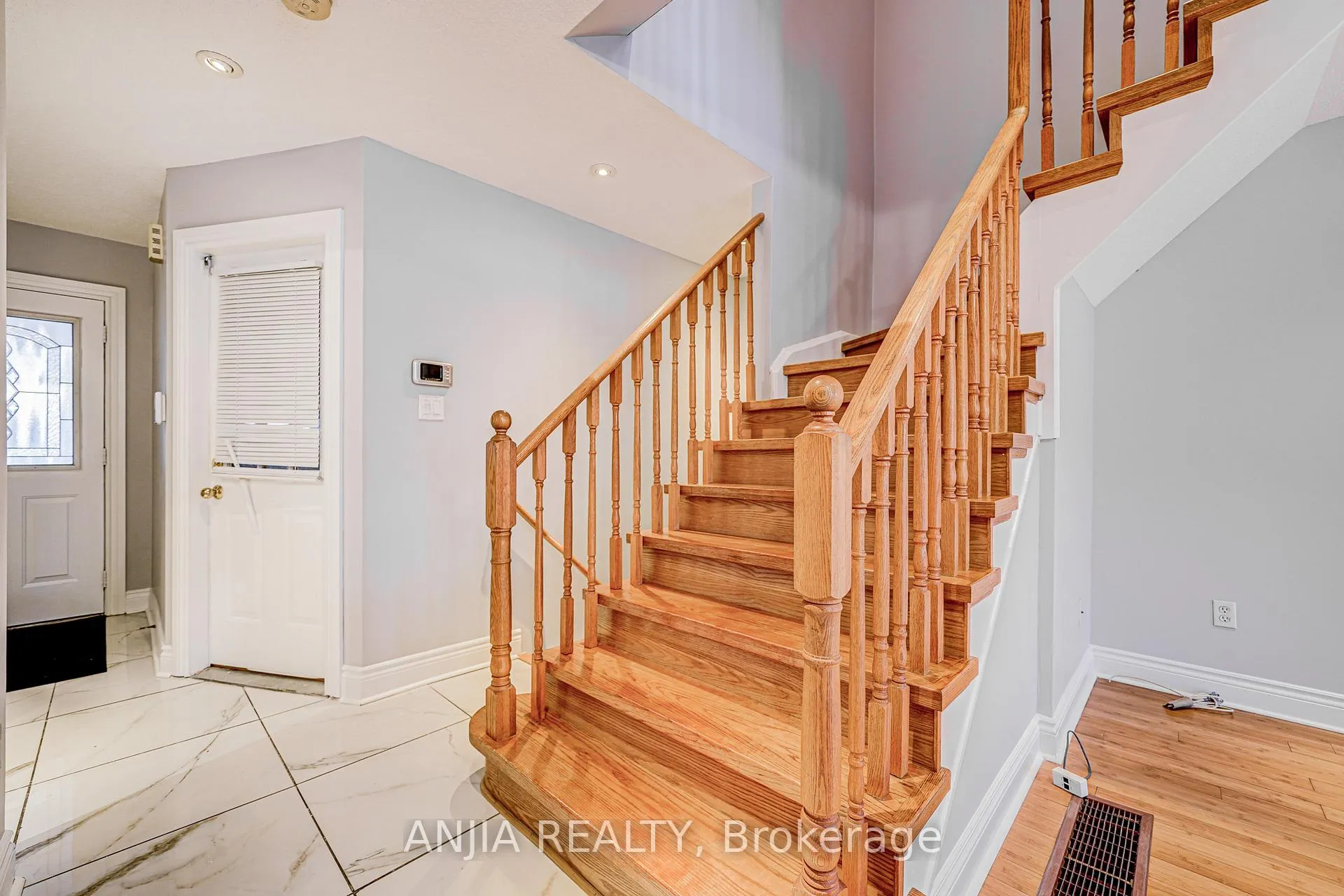 Photo 7 of 146 Billingsley Crescent, Markham, Cedarwood — HOMEH