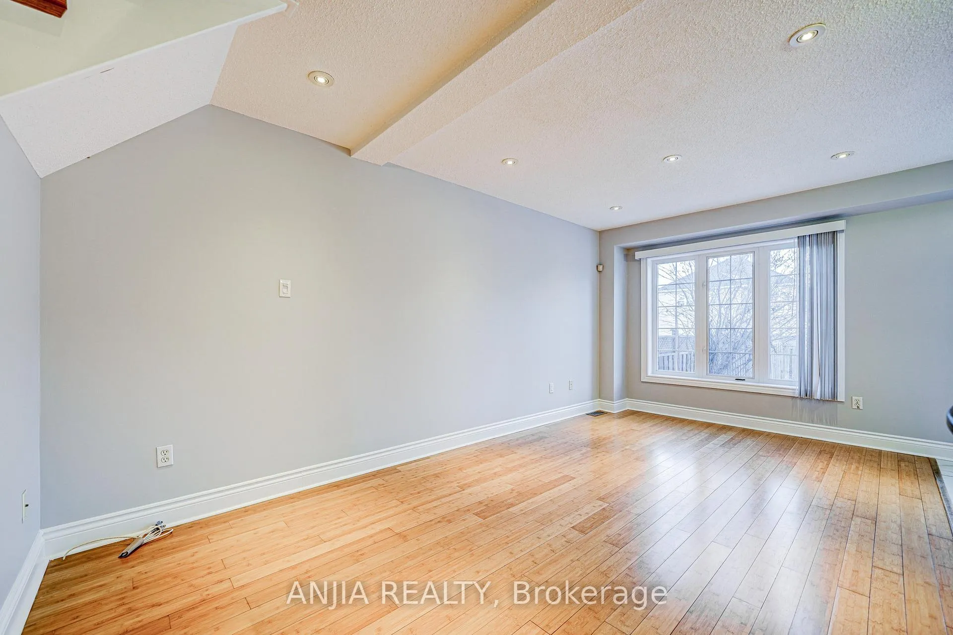 Photo 8 of 146 Billingsley Crescent, Markham, Cedarwood — HOMEH