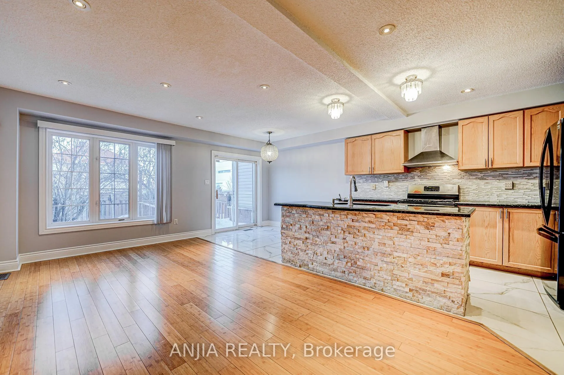 Photo 9 of 146 Billingsley Crescent, Markham, Cedarwood — HOMEH