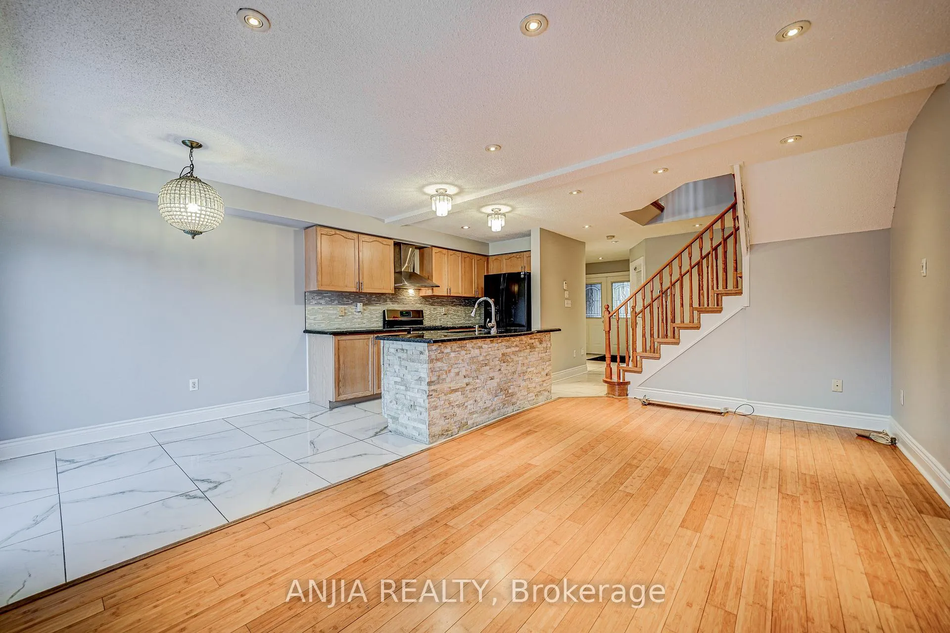 Photo 10 of 146 Billingsley Crescent, Markham, Cedarwood — HOMEH