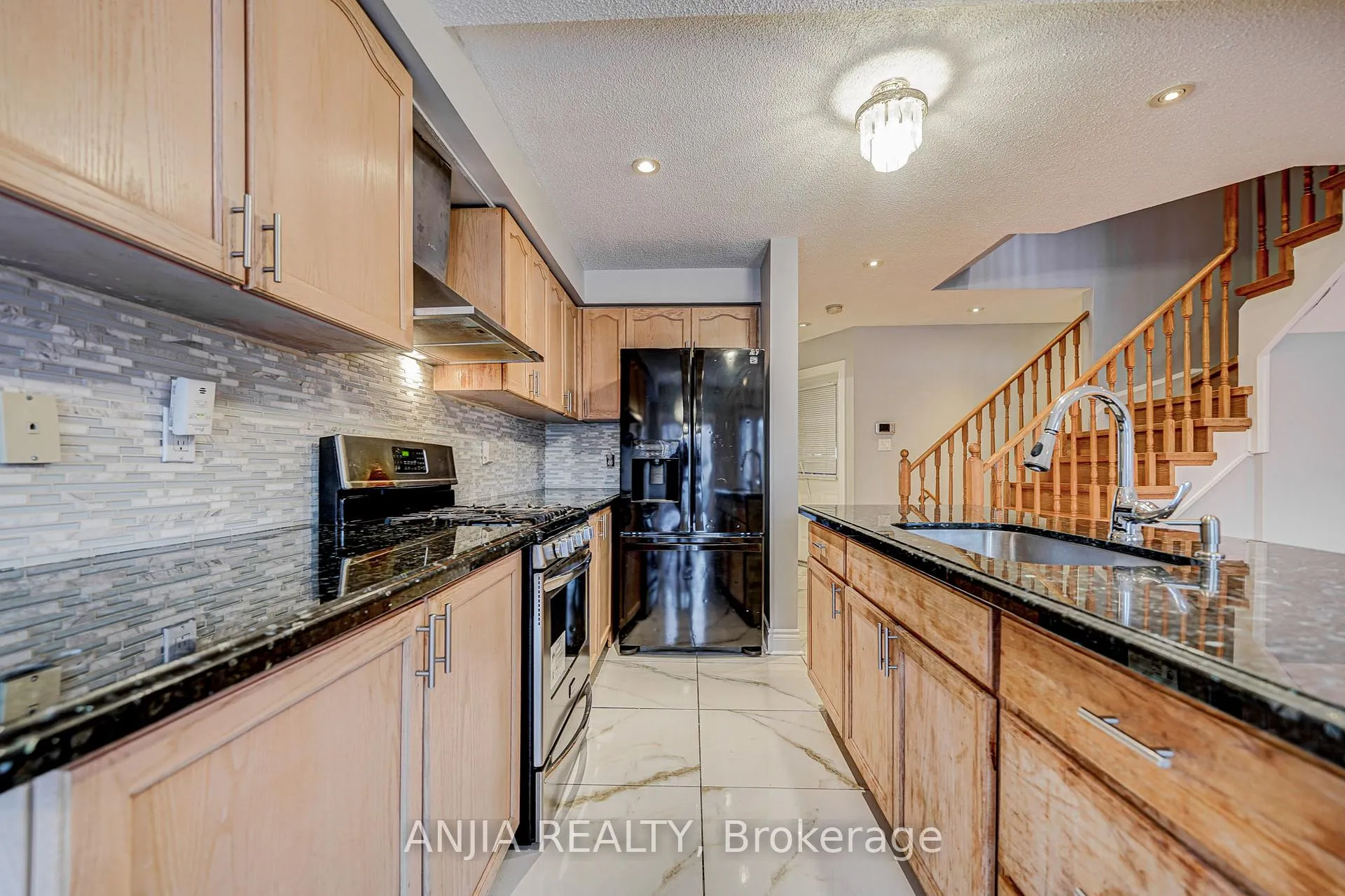 Photo 12 of 146 Billingsley Crescent, Markham, Cedarwood — HOMEH