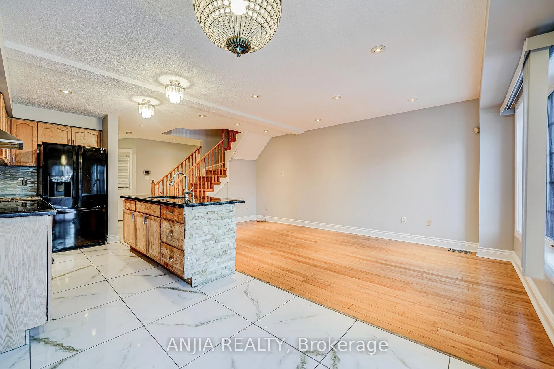 Photo 13 of 146 Billingsley Crescent, Markham, Cedarwood — HOMEH
