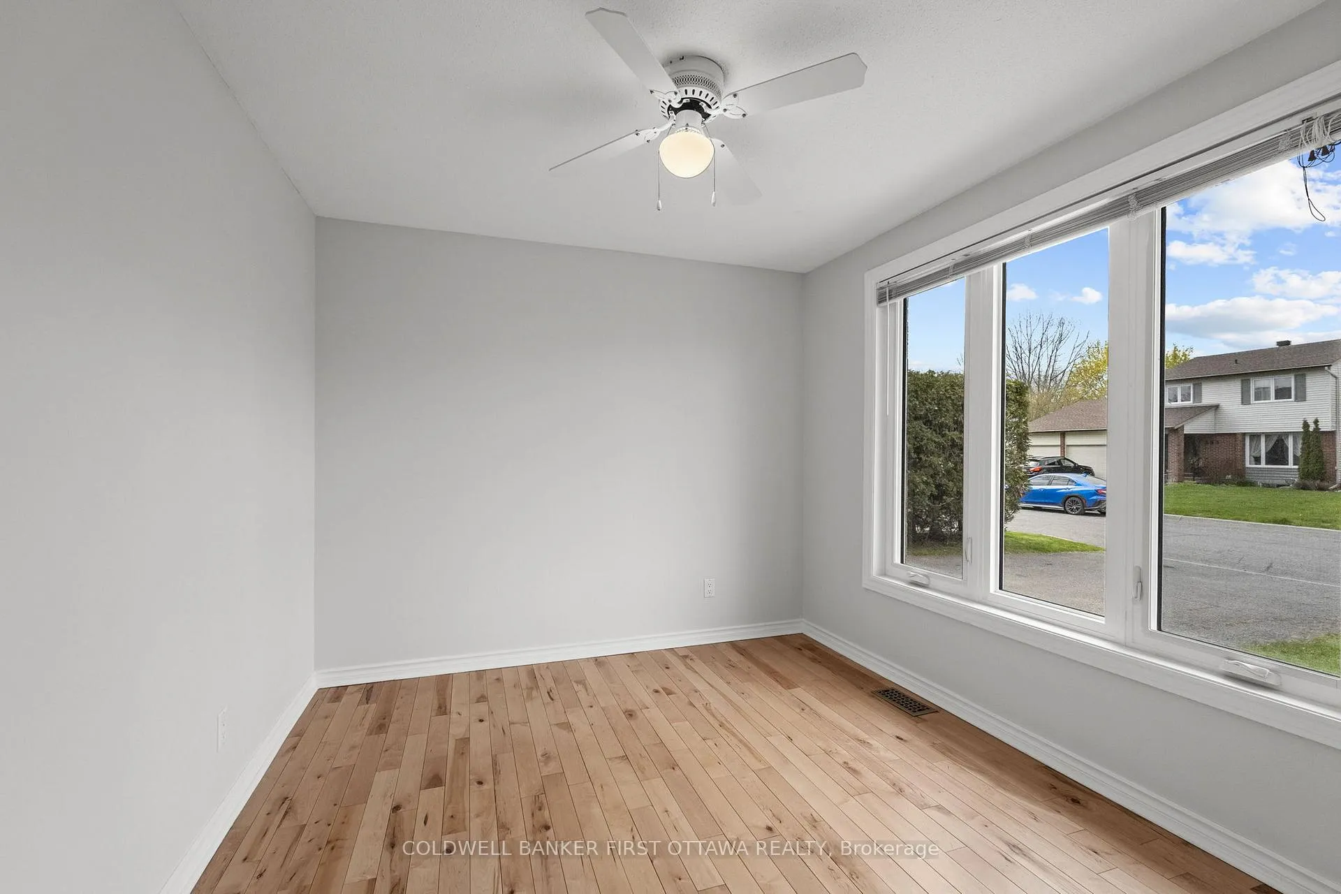 Photo 6 of 390 Cloverheath Crescent, Ottawa, Queenswood Heights South — HOMEH