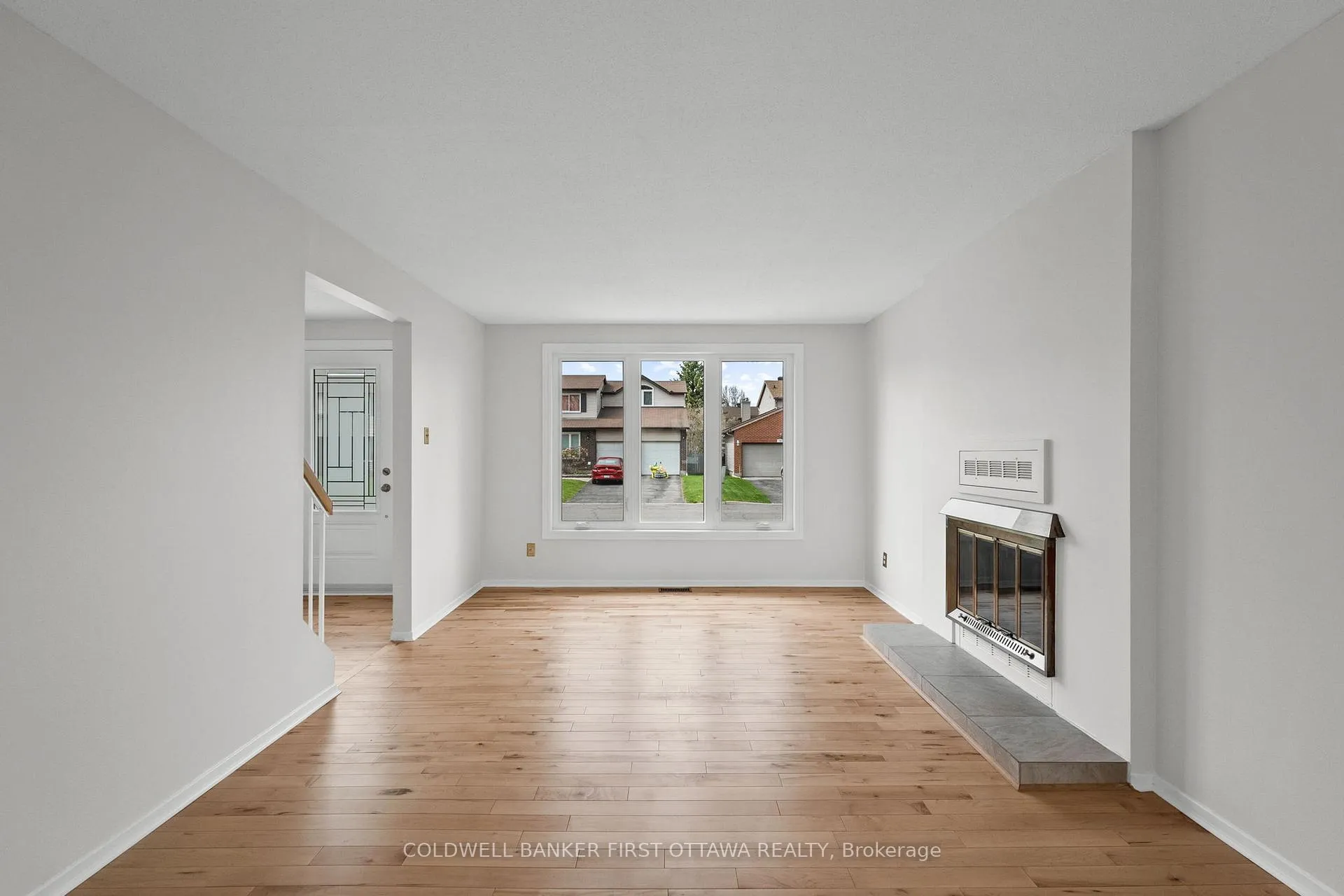Photo 10 of 390 Cloverheath Crescent, Ottawa, Queenswood Heights South — HOMEH