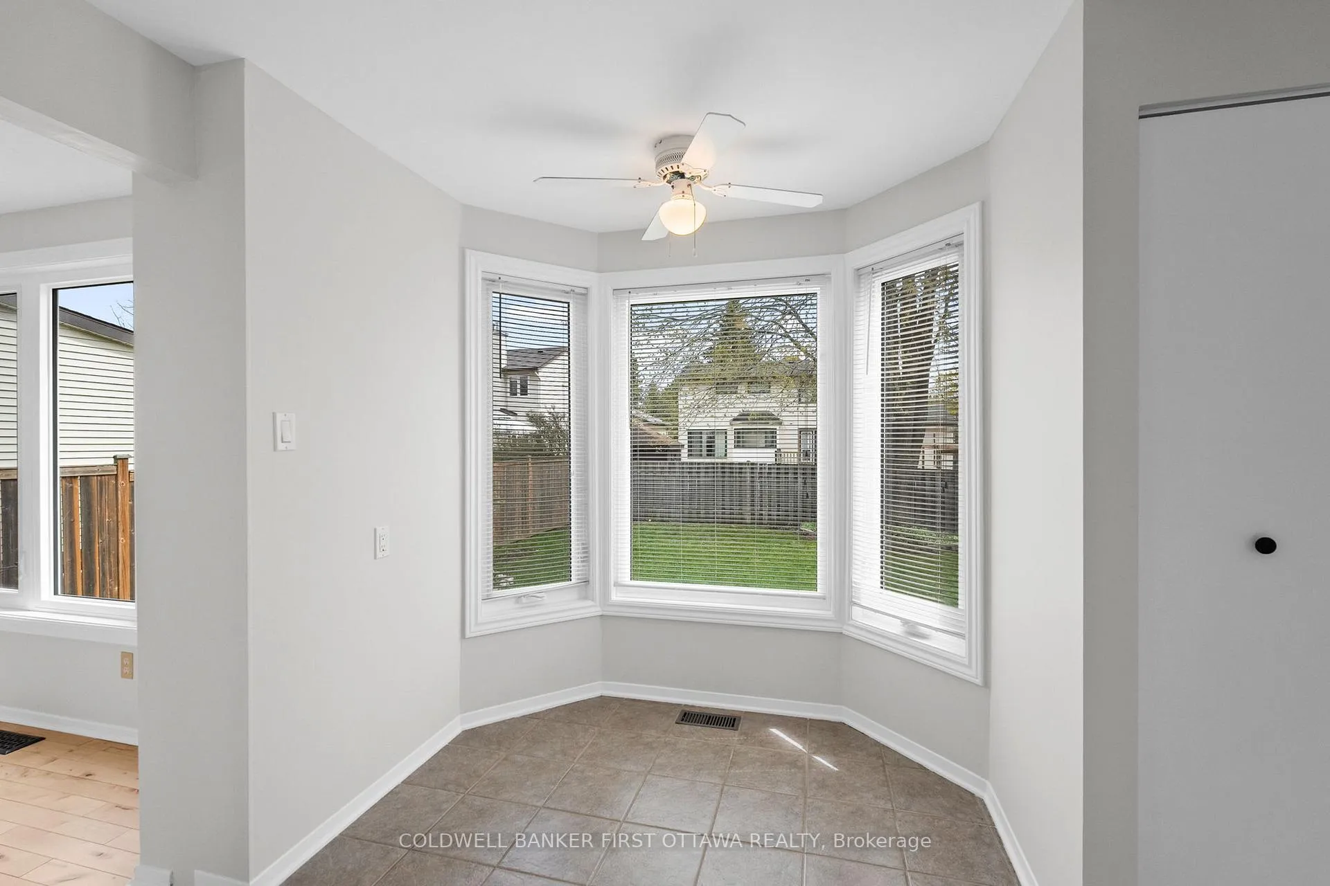 Photo 13 of 390 Cloverheath Crescent, Ottawa, Queenswood Heights South — HOMEH