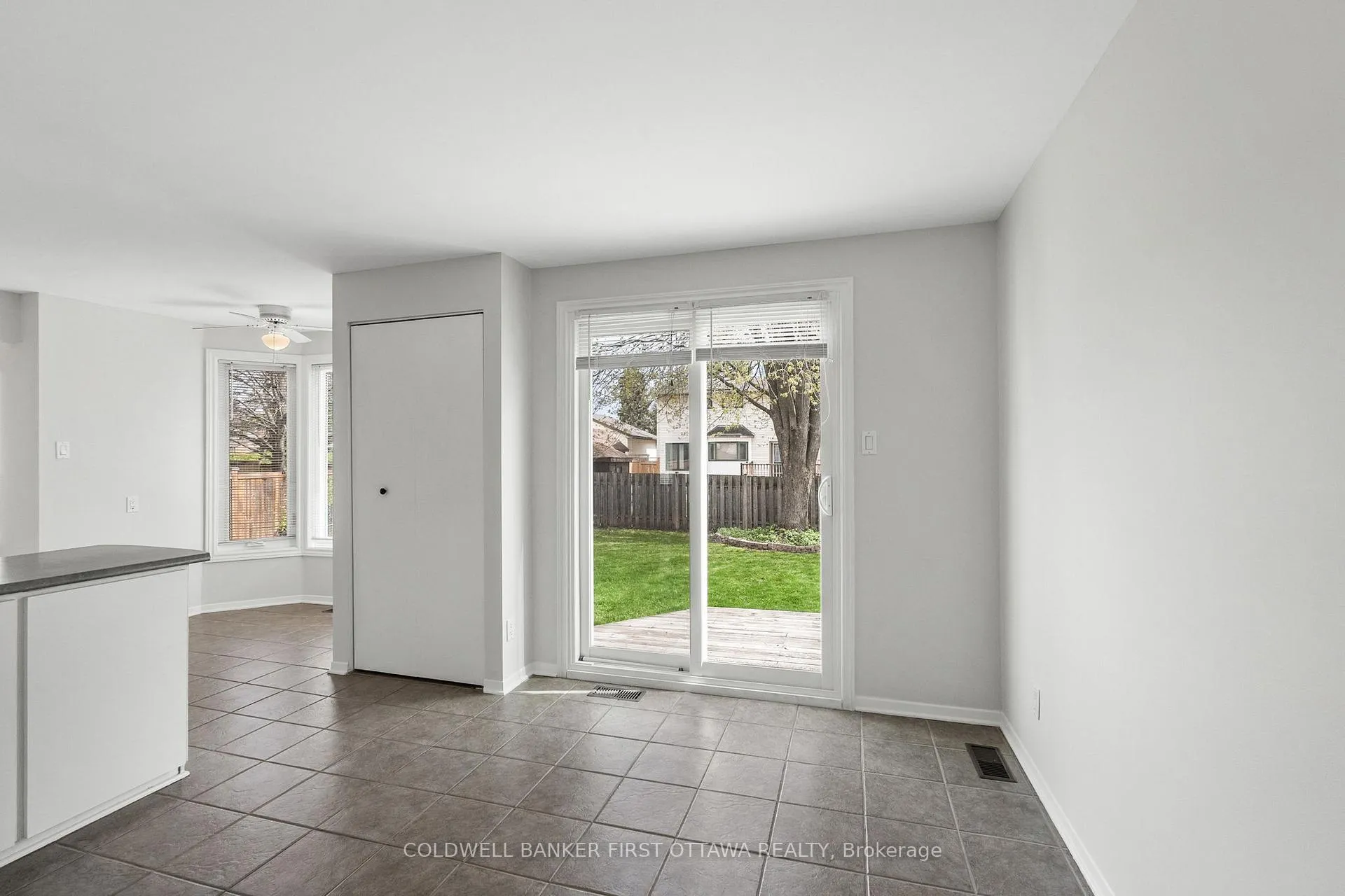 Photo 17 of 390 Cloverheath Crescent, Ottawa, Queenswood Heights South — HOMEH