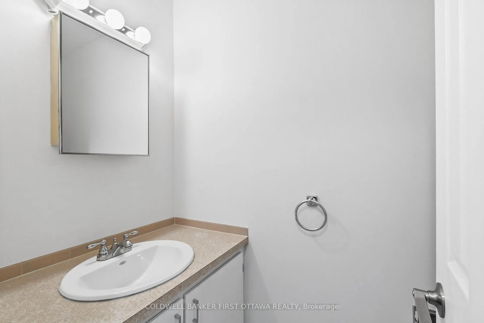 Photo 18 of 390 Cloverheath Crescent, Ottawa, Queenswood Heights South — HOMEH
