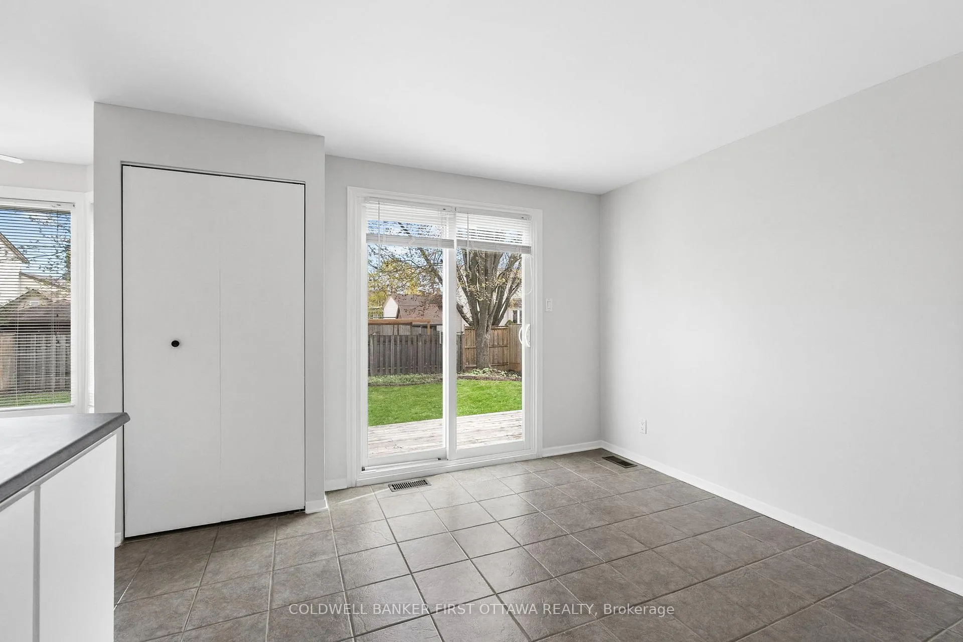 Photo 19 of 390 Cloverheath Crescent, Ottawa, Queenswood Heights South — HOMEH
