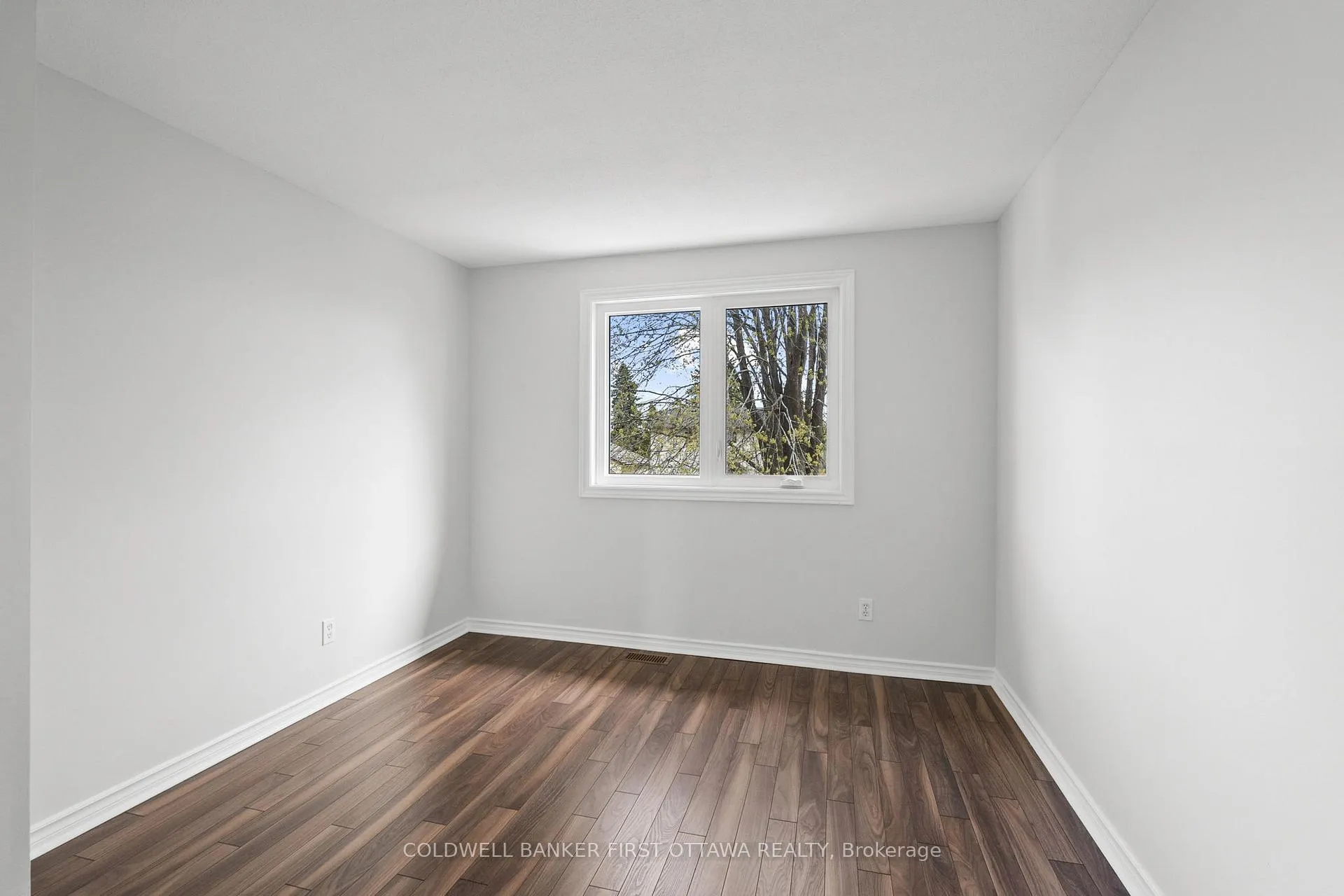 Photo 28 of 390 Cloverheath Crescent, Ottawa, Queenswood Heights South — HOMEH